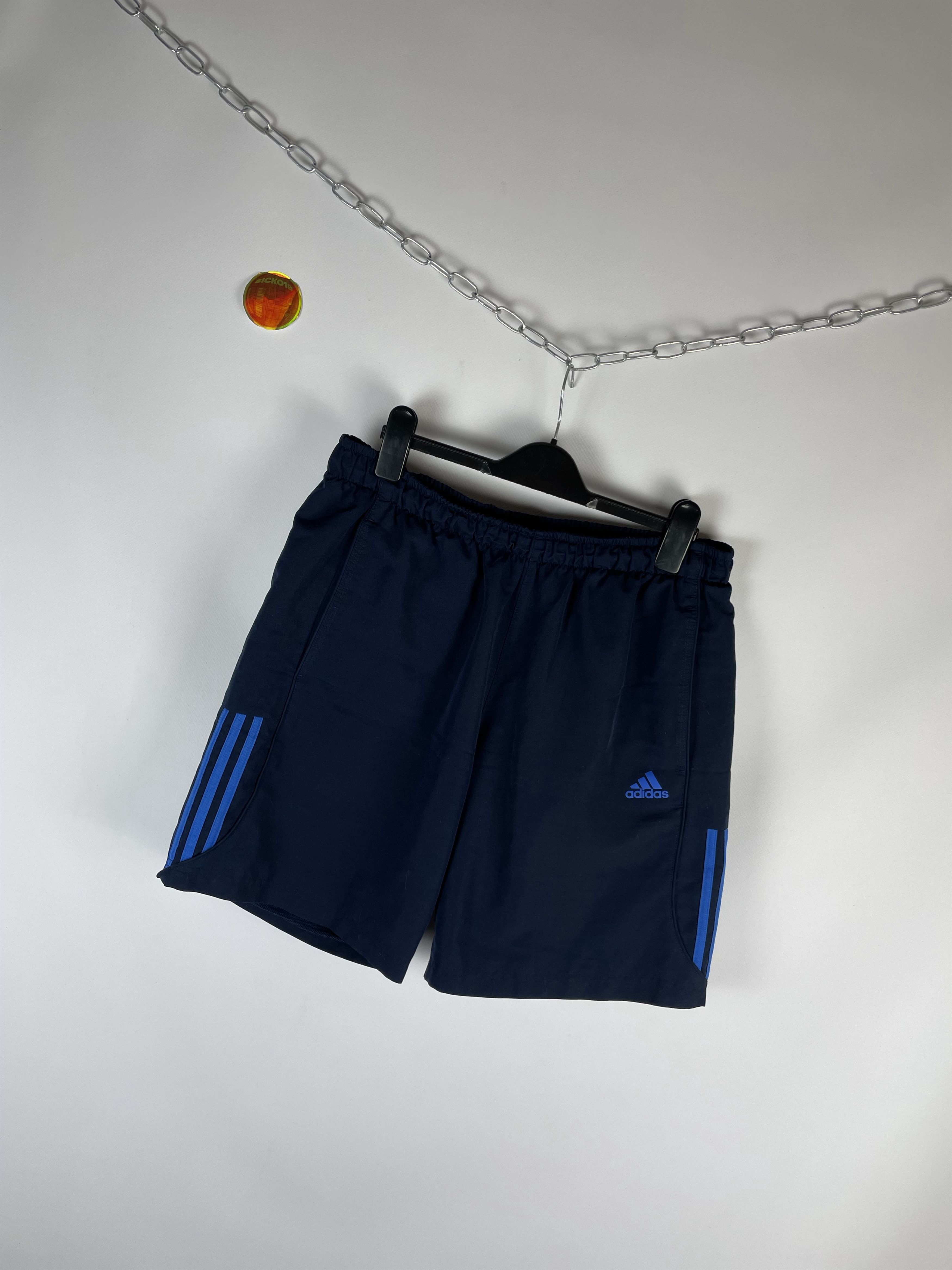 Adidas Vintage Adidas Shorts Y2k Size US 34 / EU 50 - 2 Thumbnail