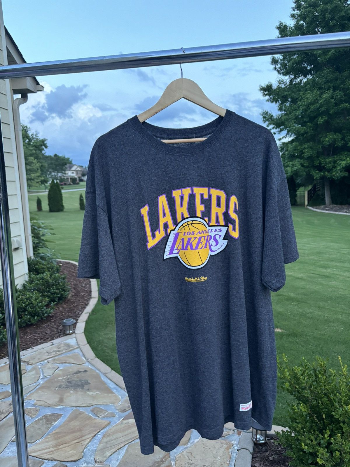 Mitchell & Ness DS W/ TAGS - Mitchell & Ness Los Angeles Lakers Tee Size US XL / EU 56 / 4 - 1 Thumbnail