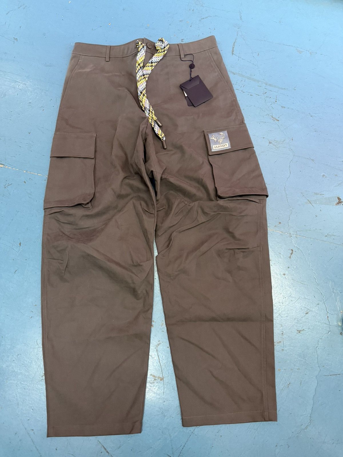 Louis Vuitton LOUIS VUITTON RELAXED CARGO PANTS Size US 34 / EU 50 - 1 Thumbnail