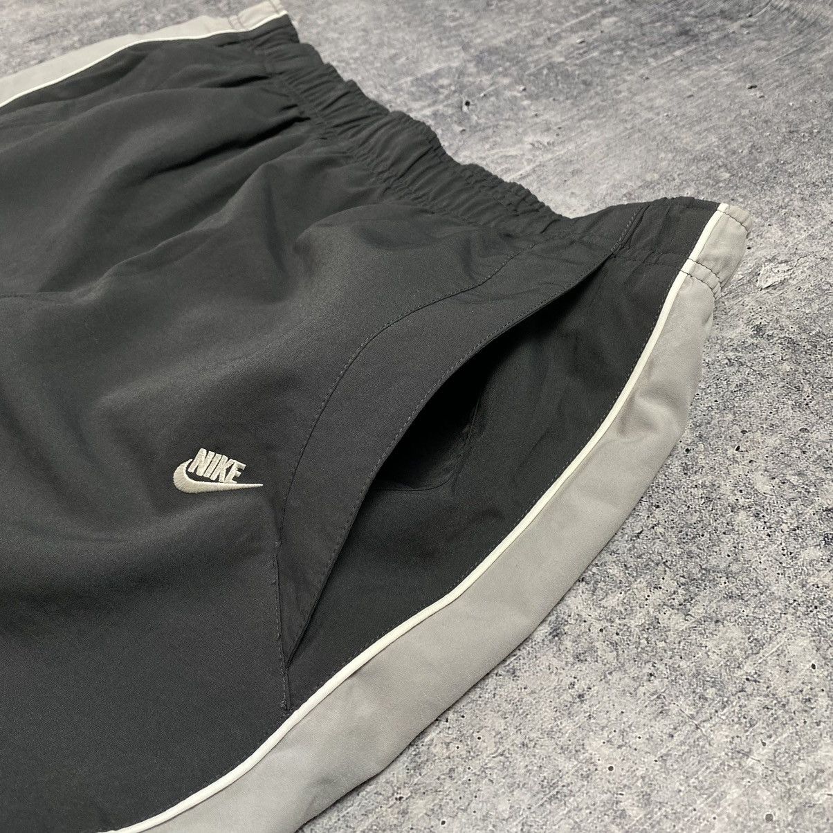 Nike × Vintage Vintage 90s Nike Nylon Track Pants Y2K Size US 36 / EU 52 - 4 Thumbnail