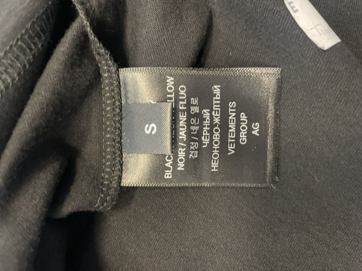 Vetements Vetements Black Green Tee Size US S / EU 44-46 / 1 - 5 Thumbnail