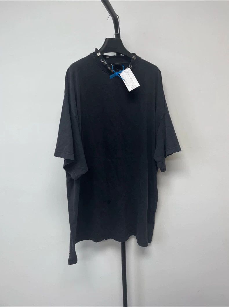 Balenciaga Balenciaga Rivet perforated old short-sleeved T-shirt Size US XL / EU 56 / 4 - 1 Thumbnail