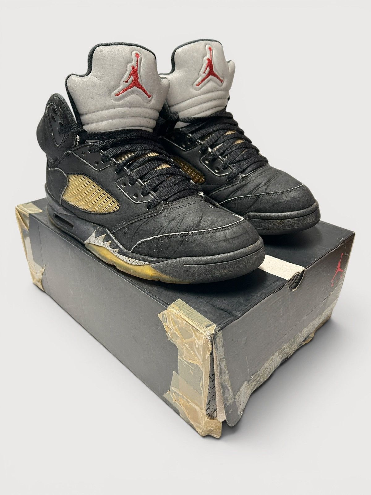 Jordan Brand 2016 Air Jordan 5 Retro “Black Metallic” Size US 9.5 / EU 42-43 - 1 Thumbnail