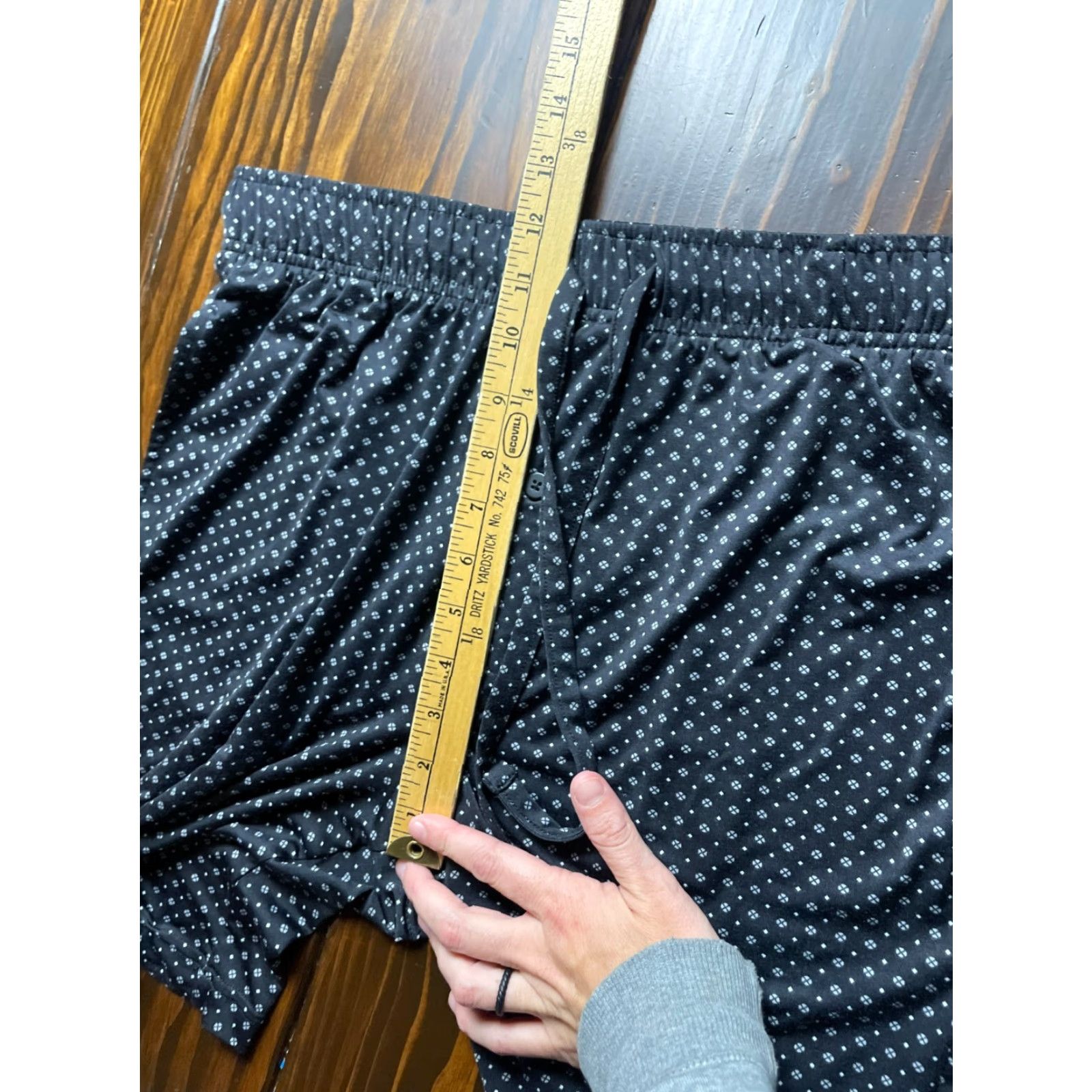 Fruit Of The Loom Fruit of the Loom Shorts Ladies M Black Sleep/Lounge Shorts Women’s Medium Size Size 32" / US 10 / IT 46 - 6 Thumbnail