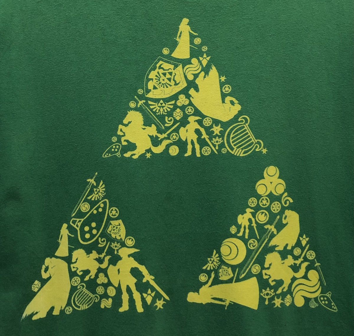 Nintendo Vintage Nintendo The Legend Of Zelda Tri Force Heroes TShirt Size US L / EU 52-54 / 3 - 3 Thumbnail