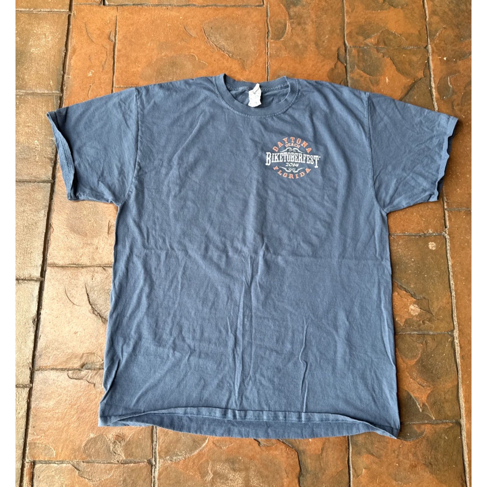 Fruit Of The Loom VINTAGE Biketoberfest Daytona Beach 2014 Bike Week T-Shirt XL Biker Motorcycle Shirt Men Blue Cotton Fruit of the Loom USA 90s Logo Graphic Print Size US XL / EU 56 / 4 - 2 Thumbnail