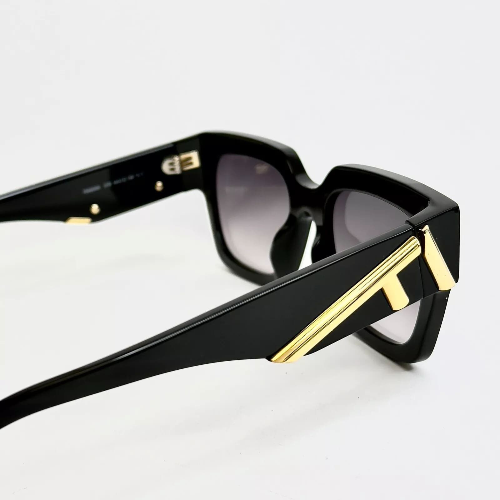 Fendi FENDI FIRST 40099 Fashion Square Sunglasses FE40099I 01B Size ONE SIZE - 6 Thumbnail