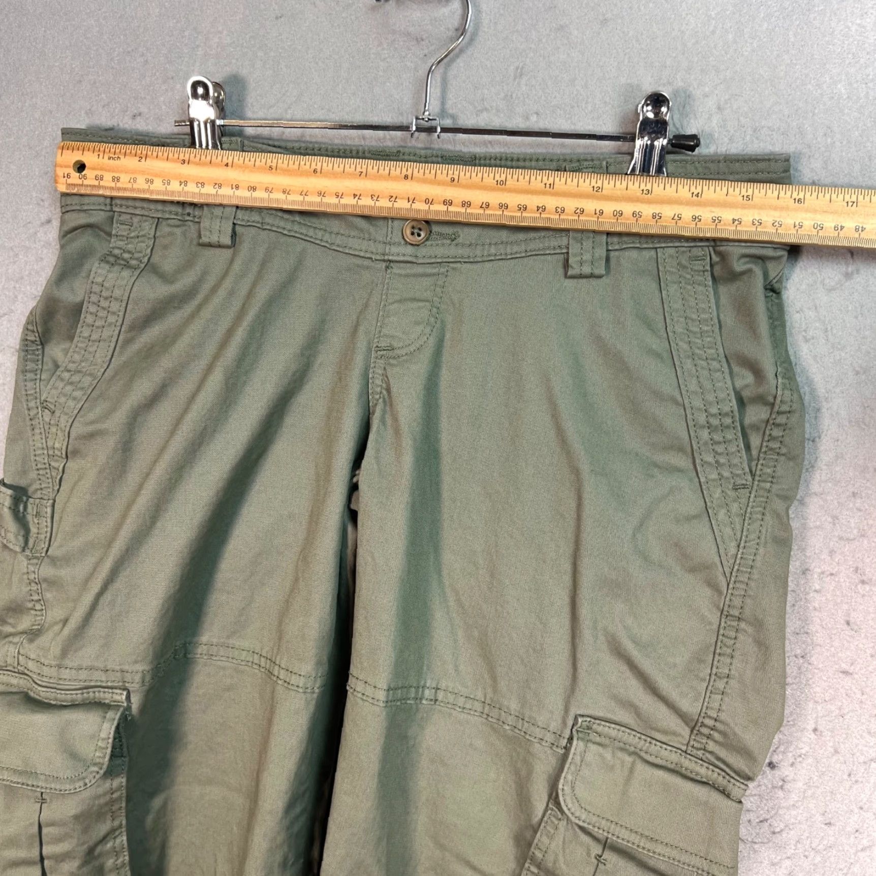 Abercrombie & Fitch Abercrombie & Fitch Maternity Womens 25 / Os Olive Green Cargo Pants Size 42" / US 20 - 4 Thumbnail