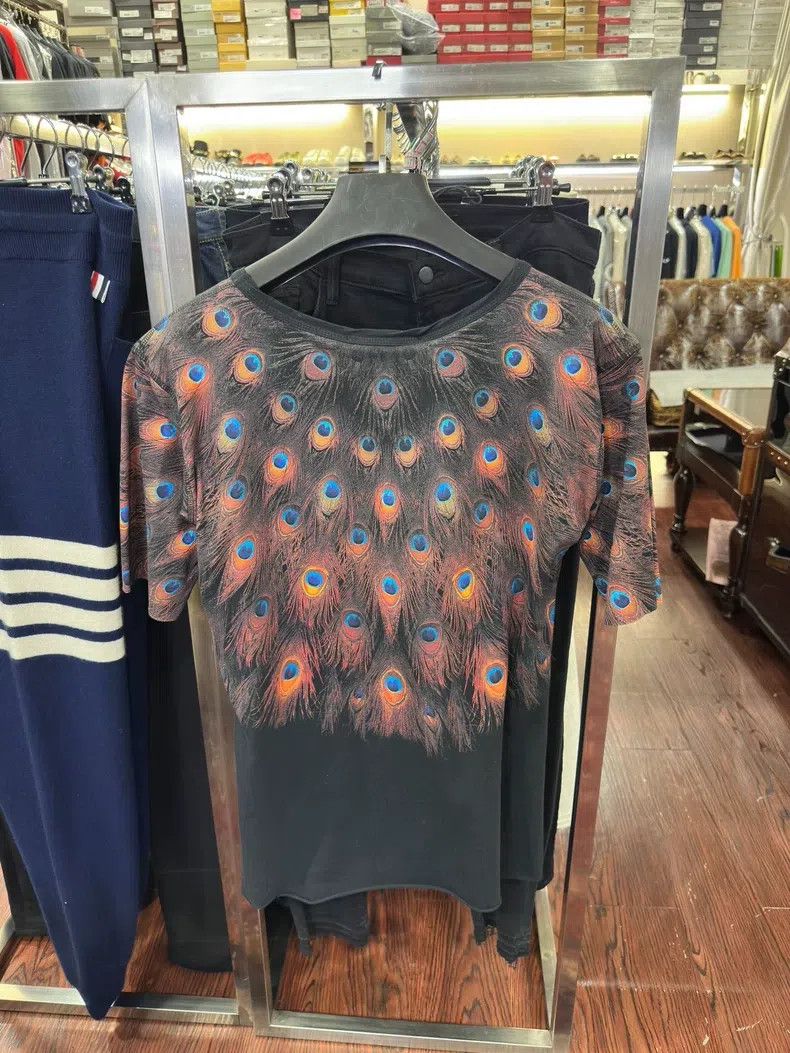 Givenchy Givenchy Crucifix Portrait Peacock Feather Printed Short-S Size US S / EU 44-46 / 1 - 3 Thumbnail