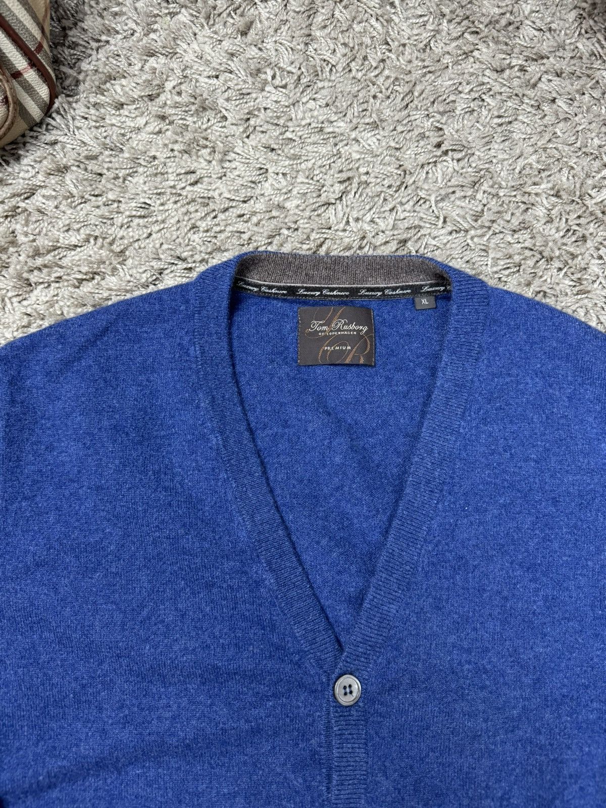Autumn Cashmere × Extreme Cashmere 100% cashmere sweater original casual old money item Size US XL / EU 56 / 4 - 2 Thumbnail