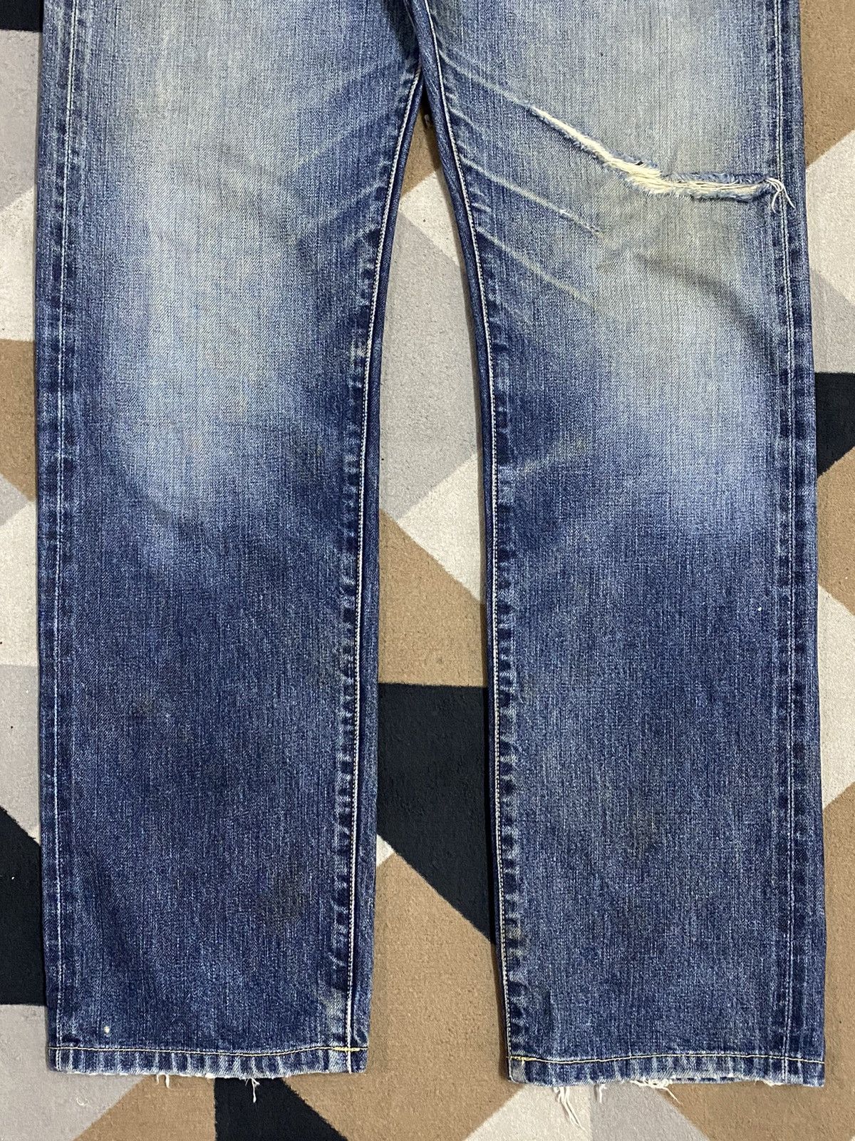 Japanese Brand Vintage Uniqlo Blue Wash Distressed Jeans Size US 32 / EU 48 - 5 Thumbnail