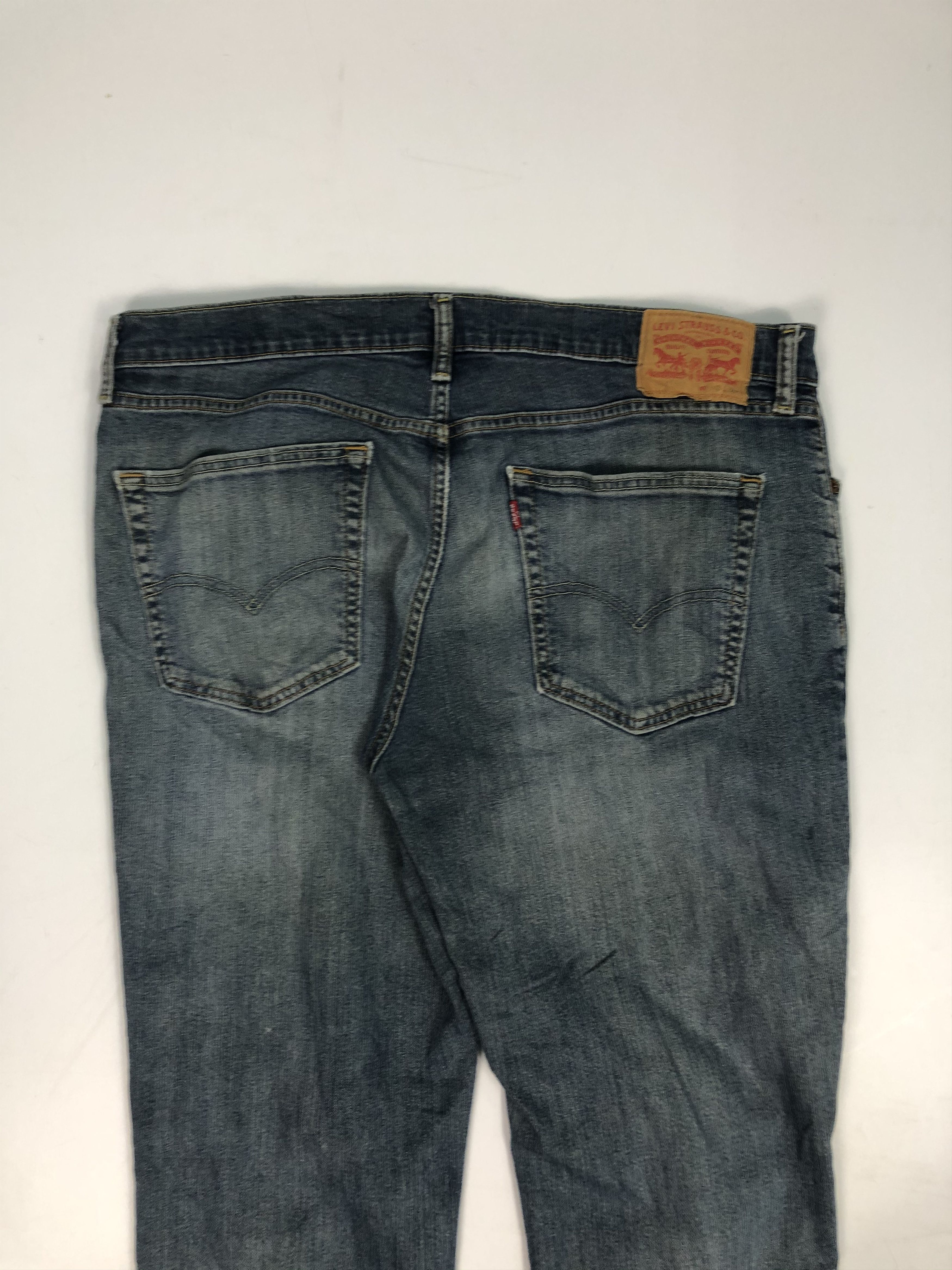 Vintage Distressed Levis Faded Blue Jeans DP0068