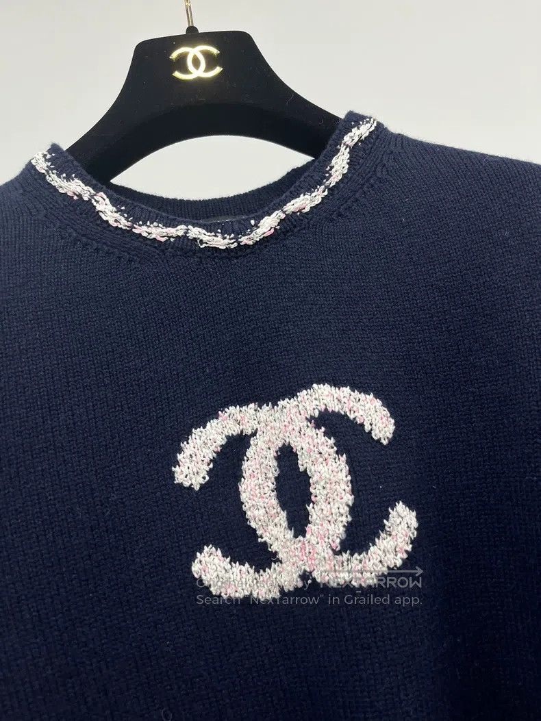 Chanel Chanel Blue large logo cashmere sweater Size XS / US 0-2 / IT 36-38 - 2 Thumbnail