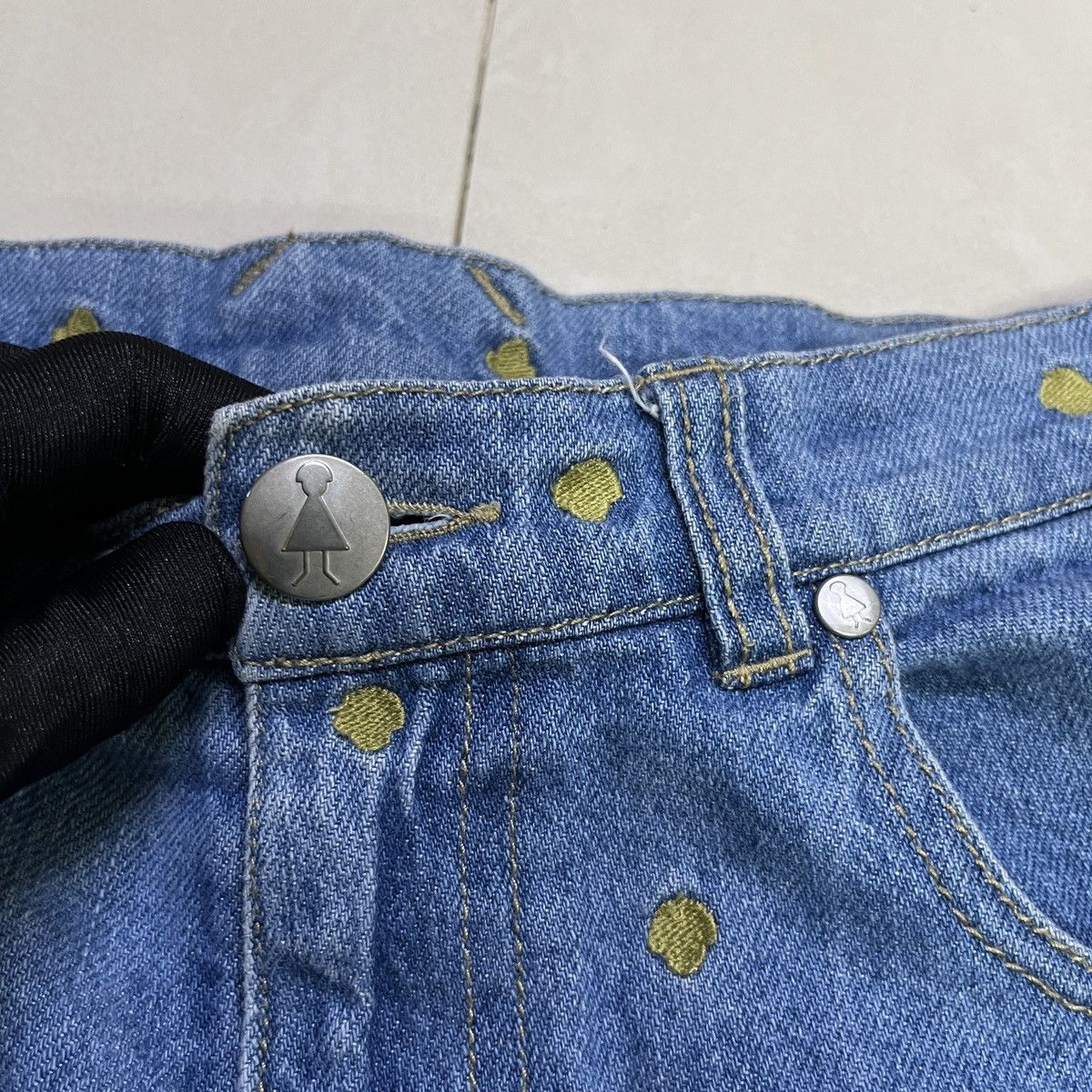 Japanese Brand Vintage Allover Polkadots Embroidered Jeans Size US 29 - 6 Thumbnail