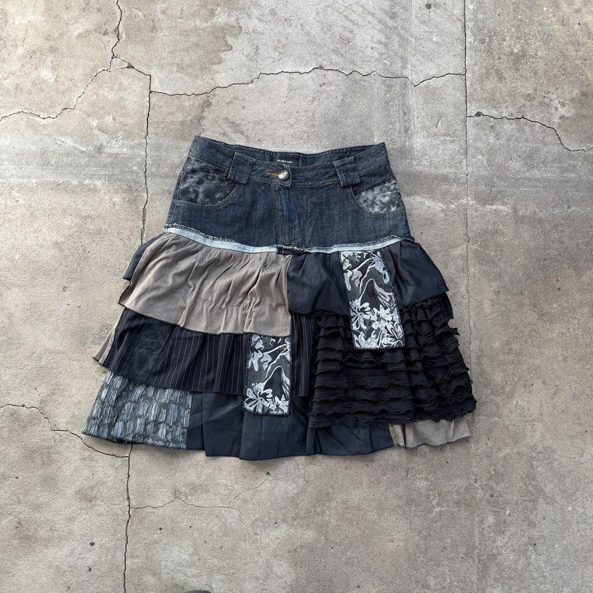 Japanese Brand Geisha Denim Unique Patchwork Midi Skirt Size 26" / US 2 / IT 38 - 1 Thumbnail