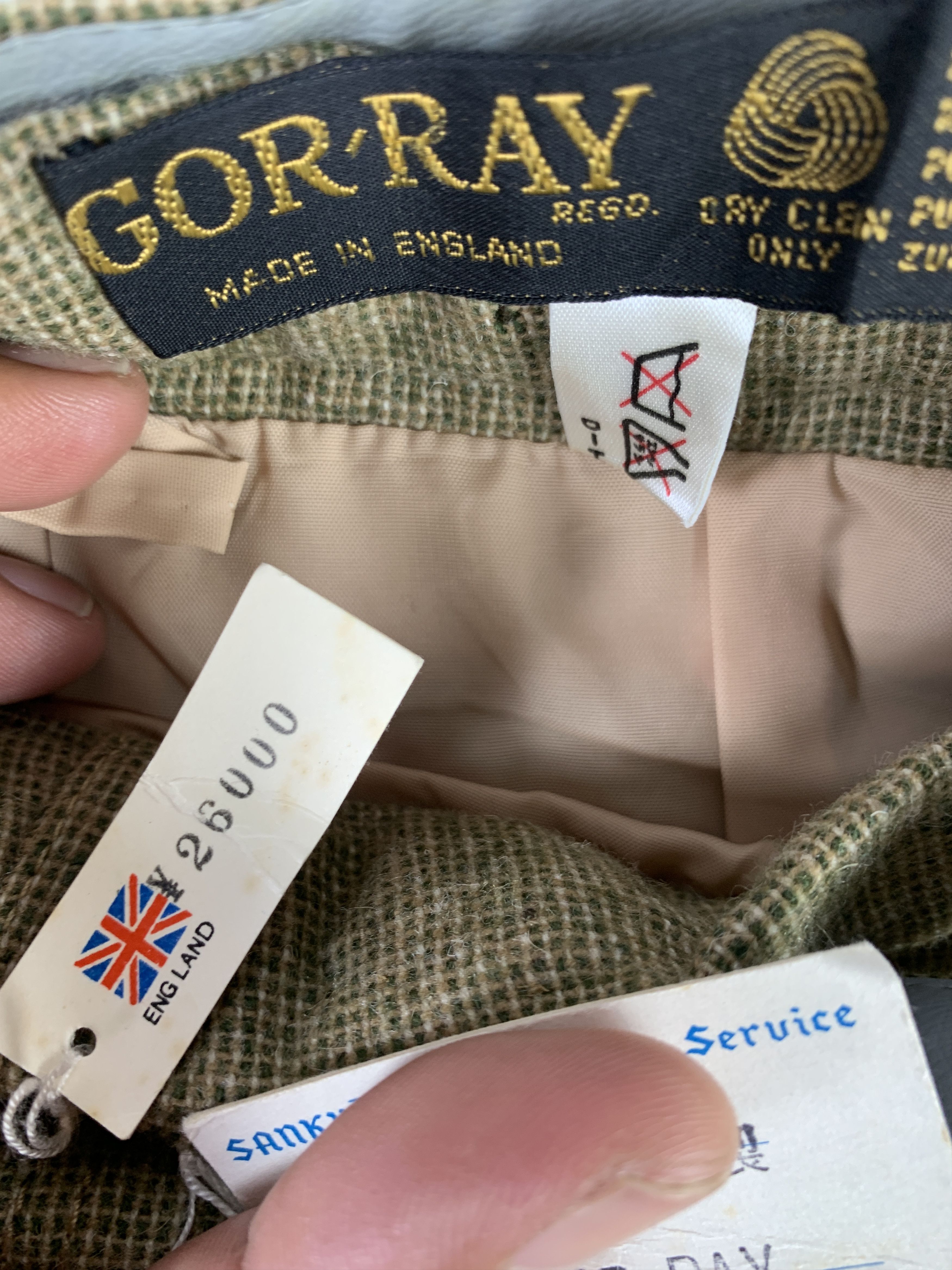Japanese Brand 1990s Gor-Ray Tan Pure Wool High Waist Skirt (24) Size 24" / US 00 / IT 34 - 9 Thumbnail