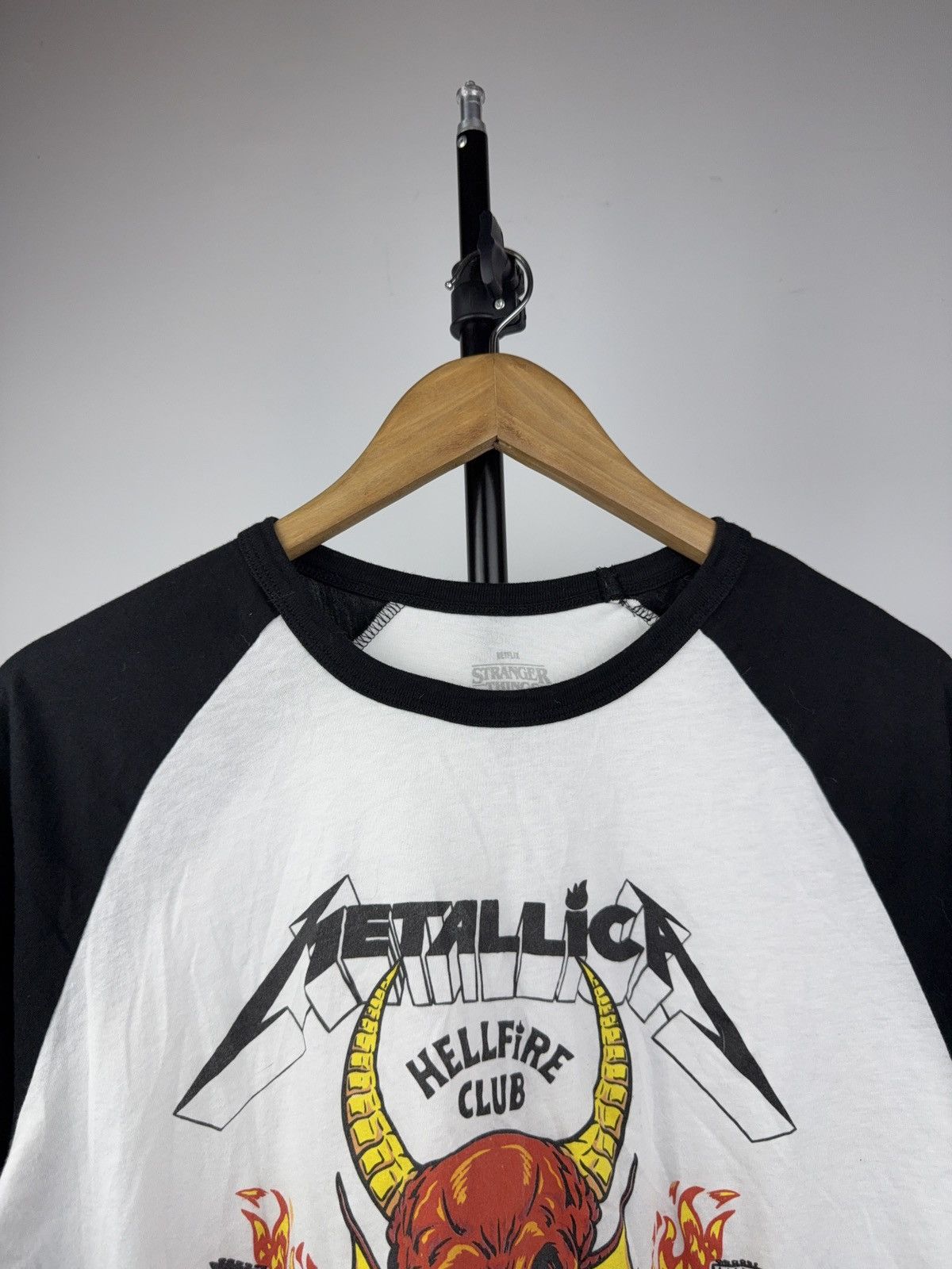 Metallica 2022 Stranger Things x Metallica Hellfire Club Raglan Tee Size US S / EU 44-46 / 1 - 2 Thumbnail