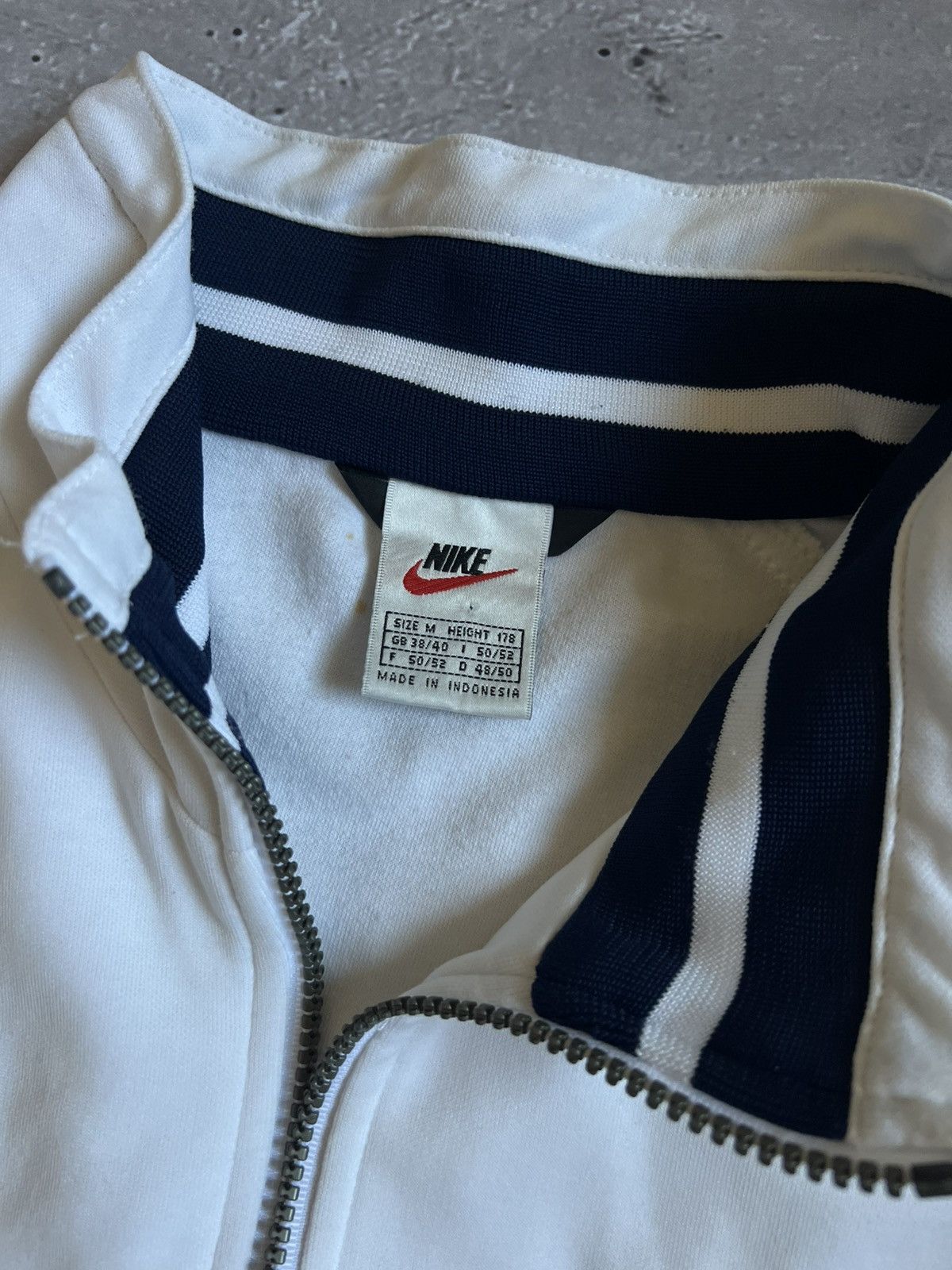 Nike Vintage Nike Full Zip Jacket Navy Men’s Retro Style Size M Size US M / EU 48-50 / 2 - 17 Thumbnail