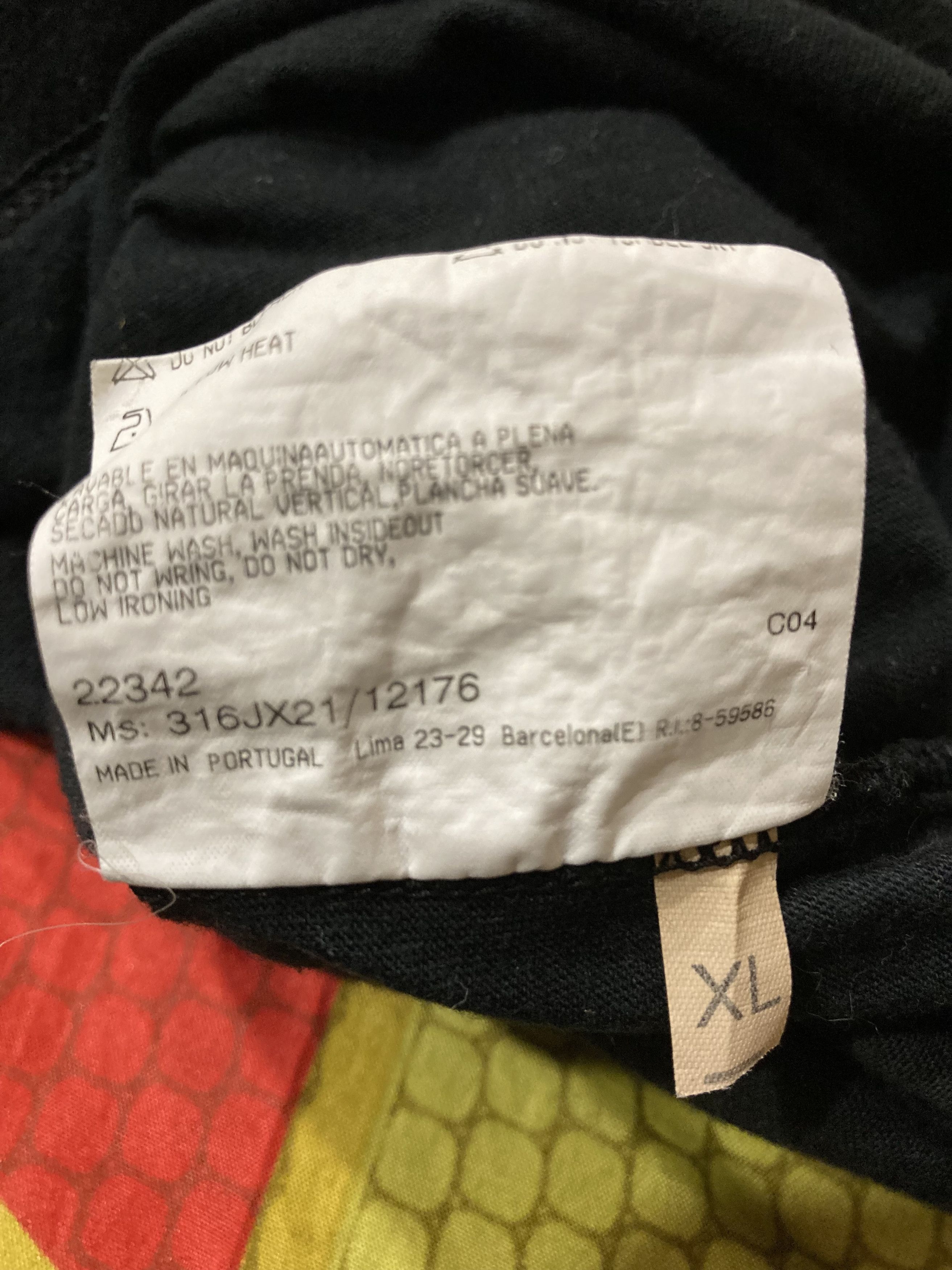 Burberry Vintage Thomas Burberry Ball Big Logo T Shirt Size US XL / EU 56 / 4 - 7 Thumbnail