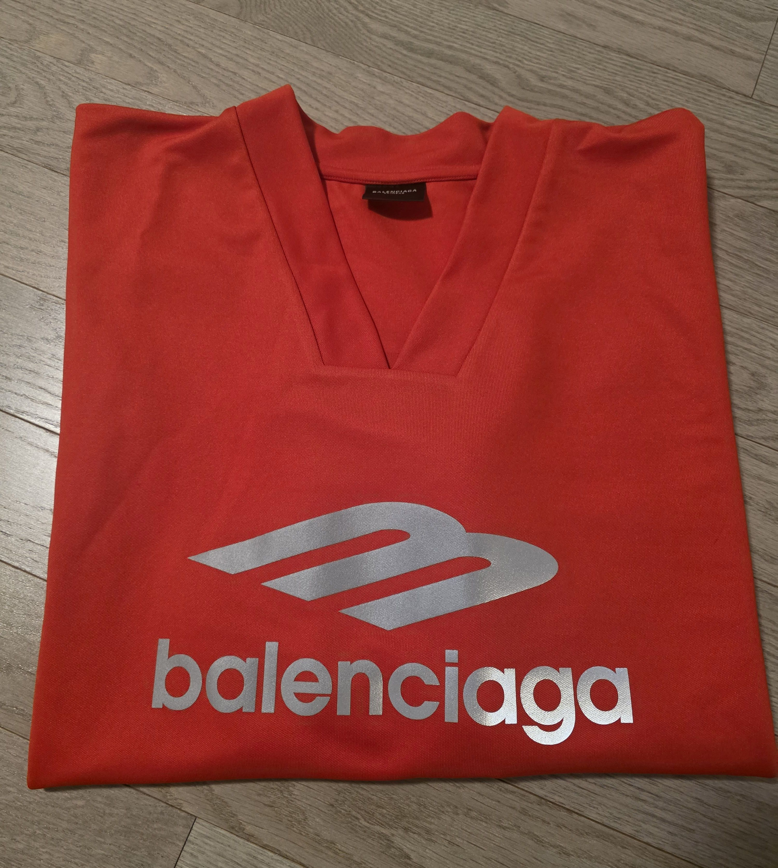 Balenciaga Skiwear Sport Icon Shiny Jersey Ski T-Shirt l Size US L / EU 52-54 / 3 - 5 Thumbnail