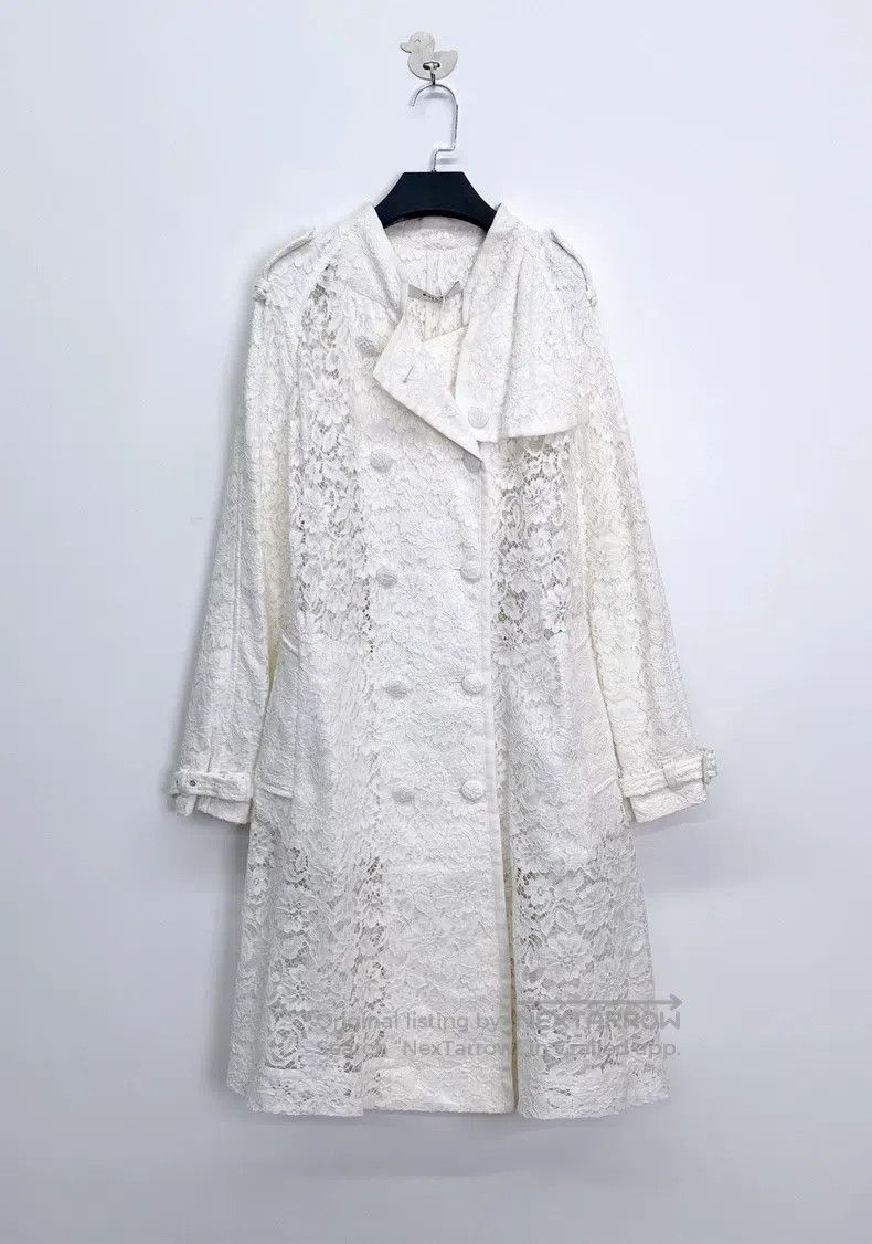 Givenchy Givenchy White Openwork Floral Lace Double Breasted Belted Size XS / US 0-2 / IT 36-38 - 1 Thumbnail