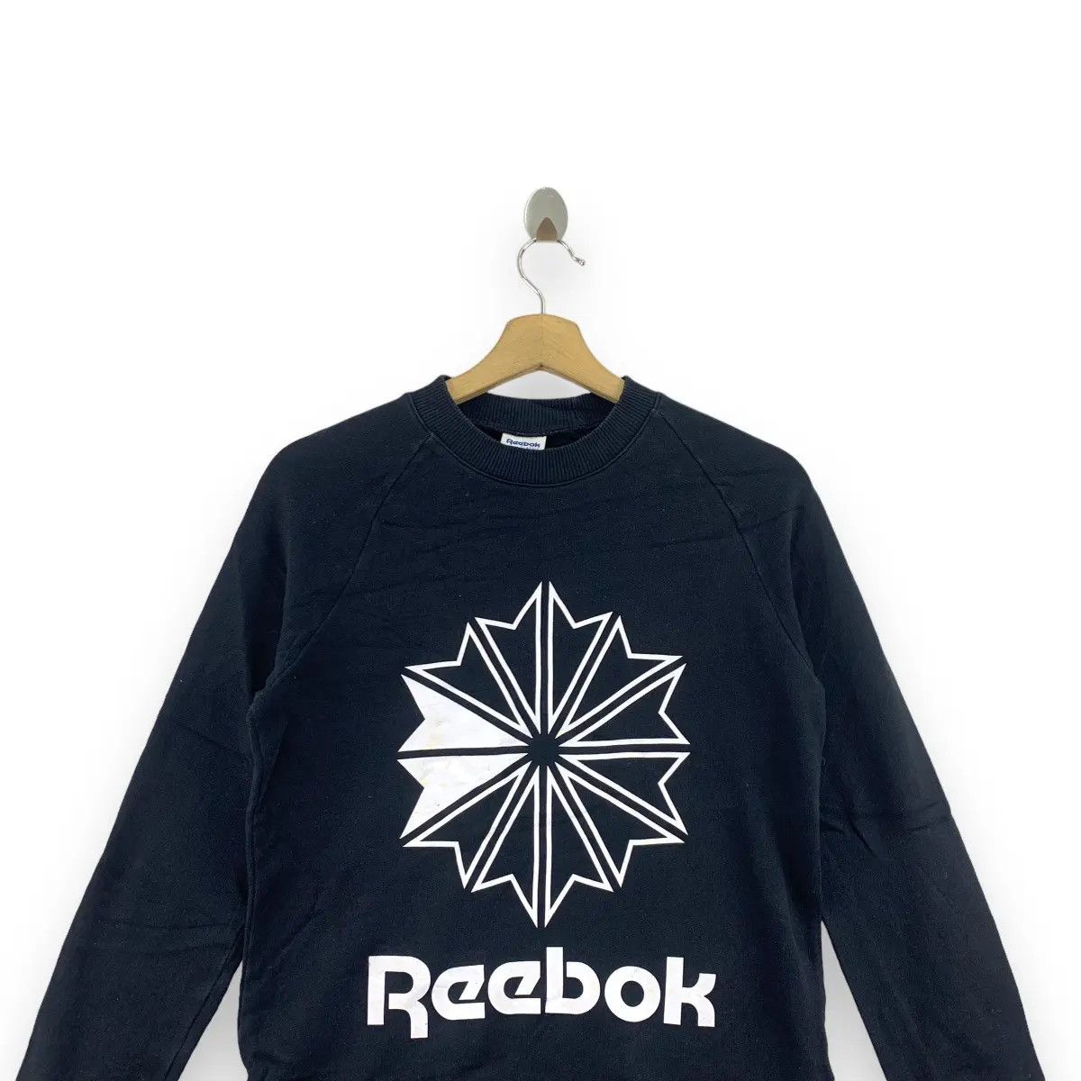 Reebok REEBOK CLASSIC Collection Center Logo Crewneck Sweatshirt Size L / US 10 / IT 46 - 2 Thumbnail
