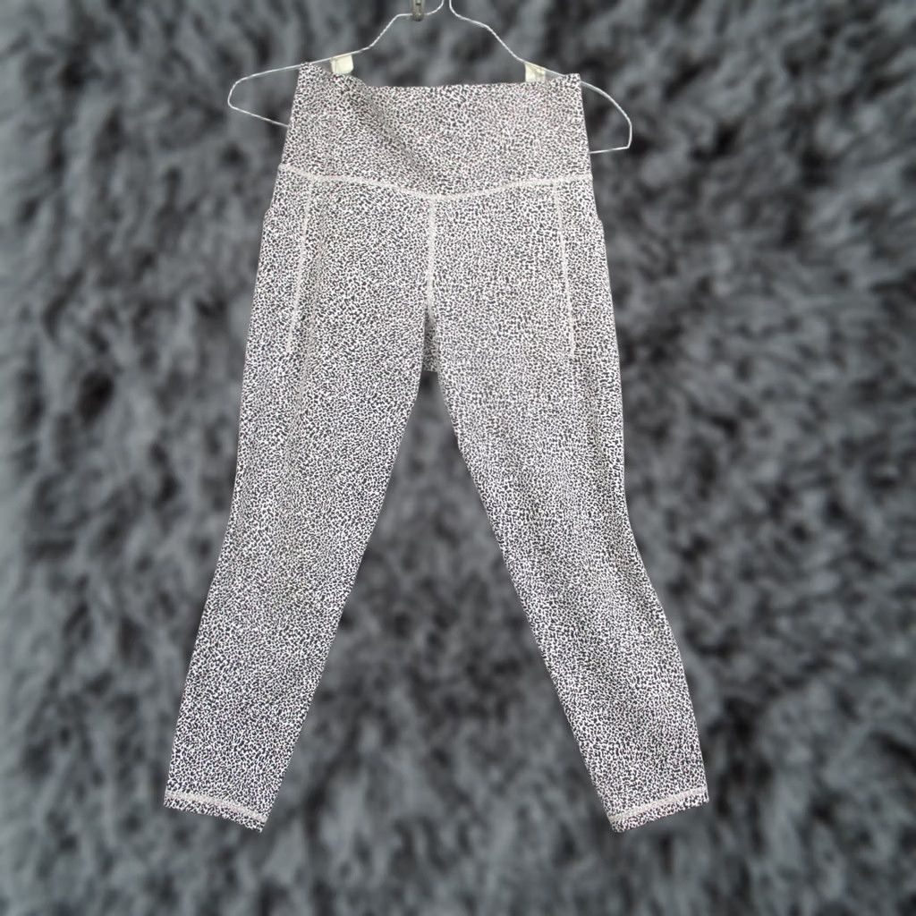 Athleta Athleta Leggings Womens M Black Animal Print Ankle Salutation Stash II Textured Pockets Yoga Size 32" / US 10 / IT 46 - 1 Thumbnail