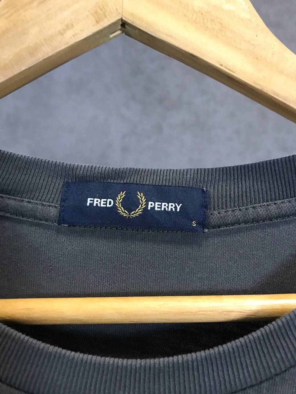 Fred Perry Fred Perry casual big center logo longsleeve Size US S / EU 44-46 / 1 - 4 Thumbnail