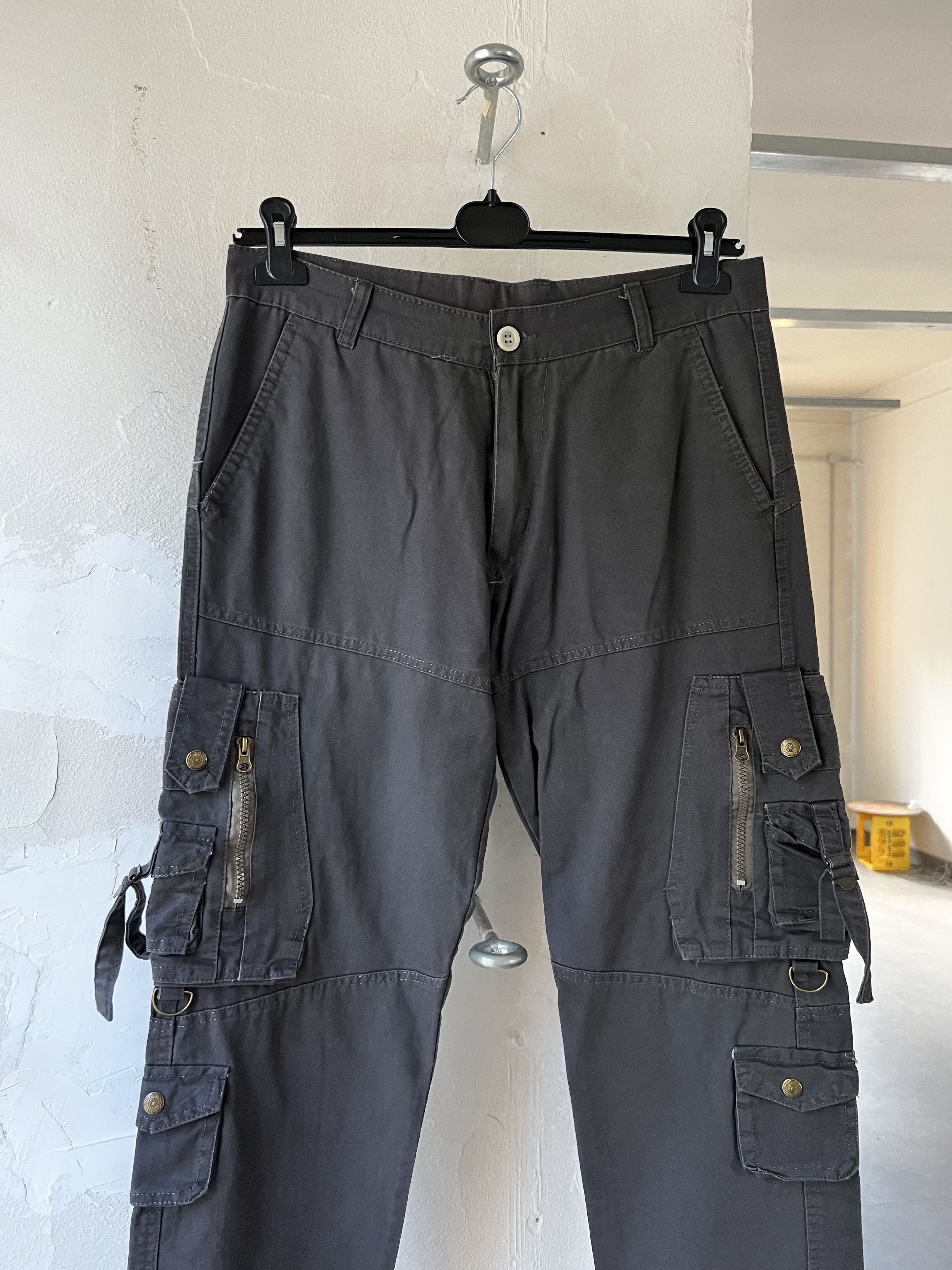 Japanese Brand Multi Pocket Vintage No-Name Cargo Pants Size US 32 / EU 48 - 2 Thumbnail