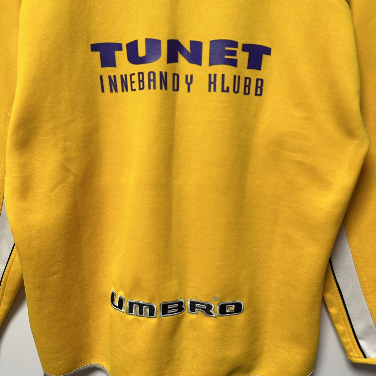 Umbro Umbro Tunet Innebandy Hlubb 29 T Vintage Jersey Size US S / EU 44-46 / 1 - 11 Thumbnail