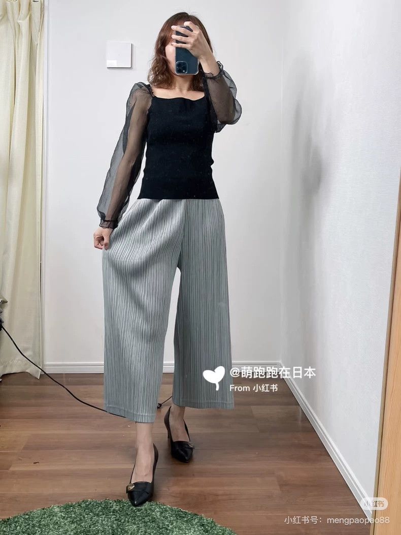 Issey Miyake Issey Miyake size:3 Grey pleated straight-leg pants Size 31" - 9 Thumbnail