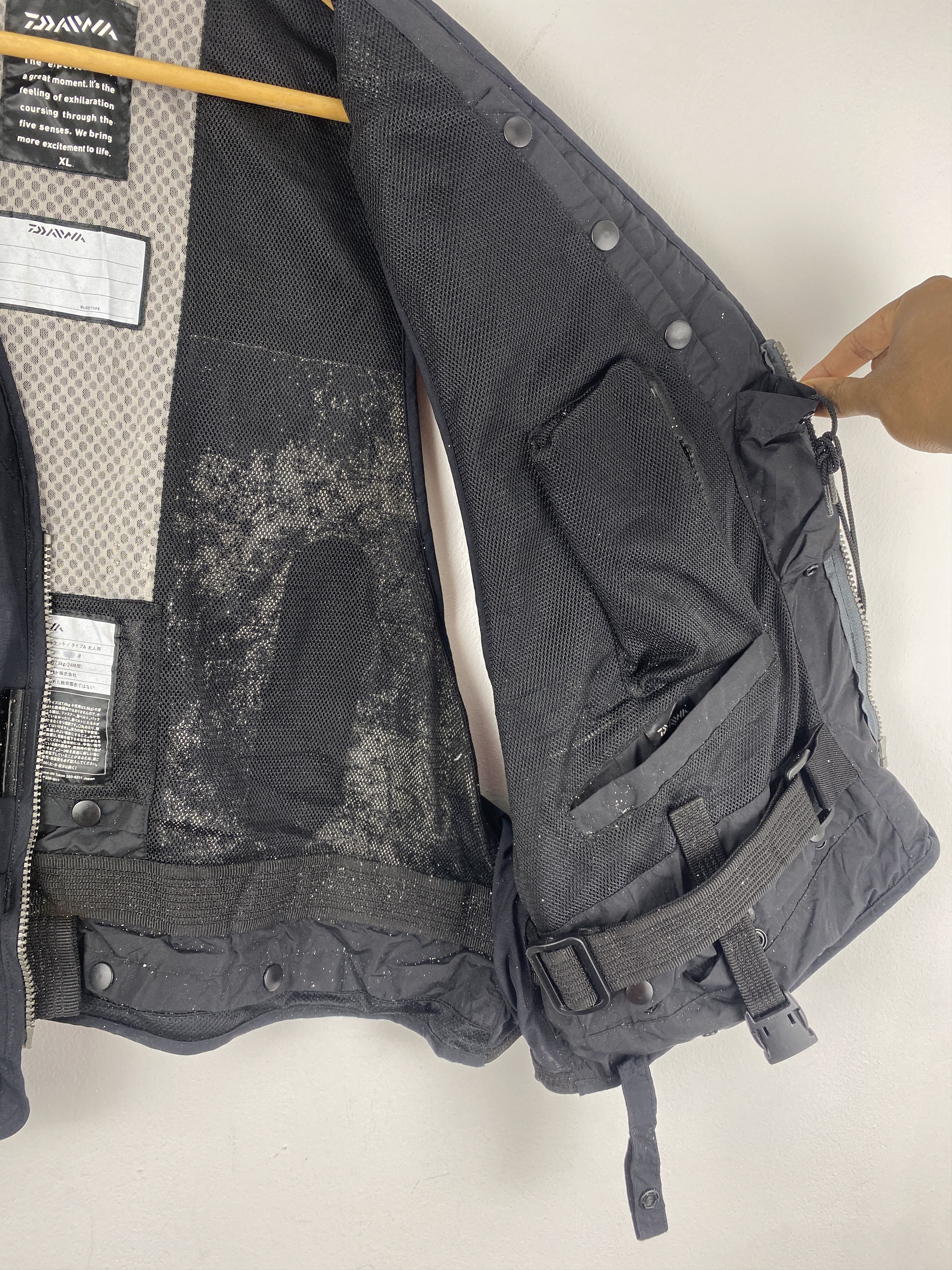DAIWA Vintage Daiwa Multi Pocket Tactical Zipped Up Vest J2025 Size US XS / EU 42 / 0 - 11 Thumbnail
