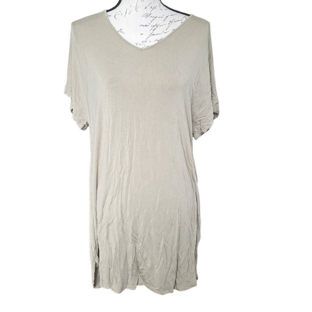 Nordstrom Nordstrom Ladies Size Medium Olive Green Buttery Soft V-Neck Shirt Dress Size M / US 6-8 / IT 42-44 - 1 Thumbnail