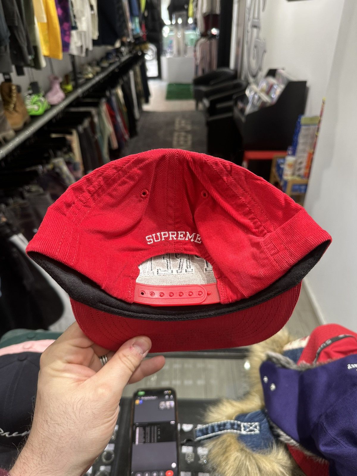 Champion × Supreme Supreme x Champion Curdoroy Hat Red 2017 Size ONE SIZE - 2 Thumbnail