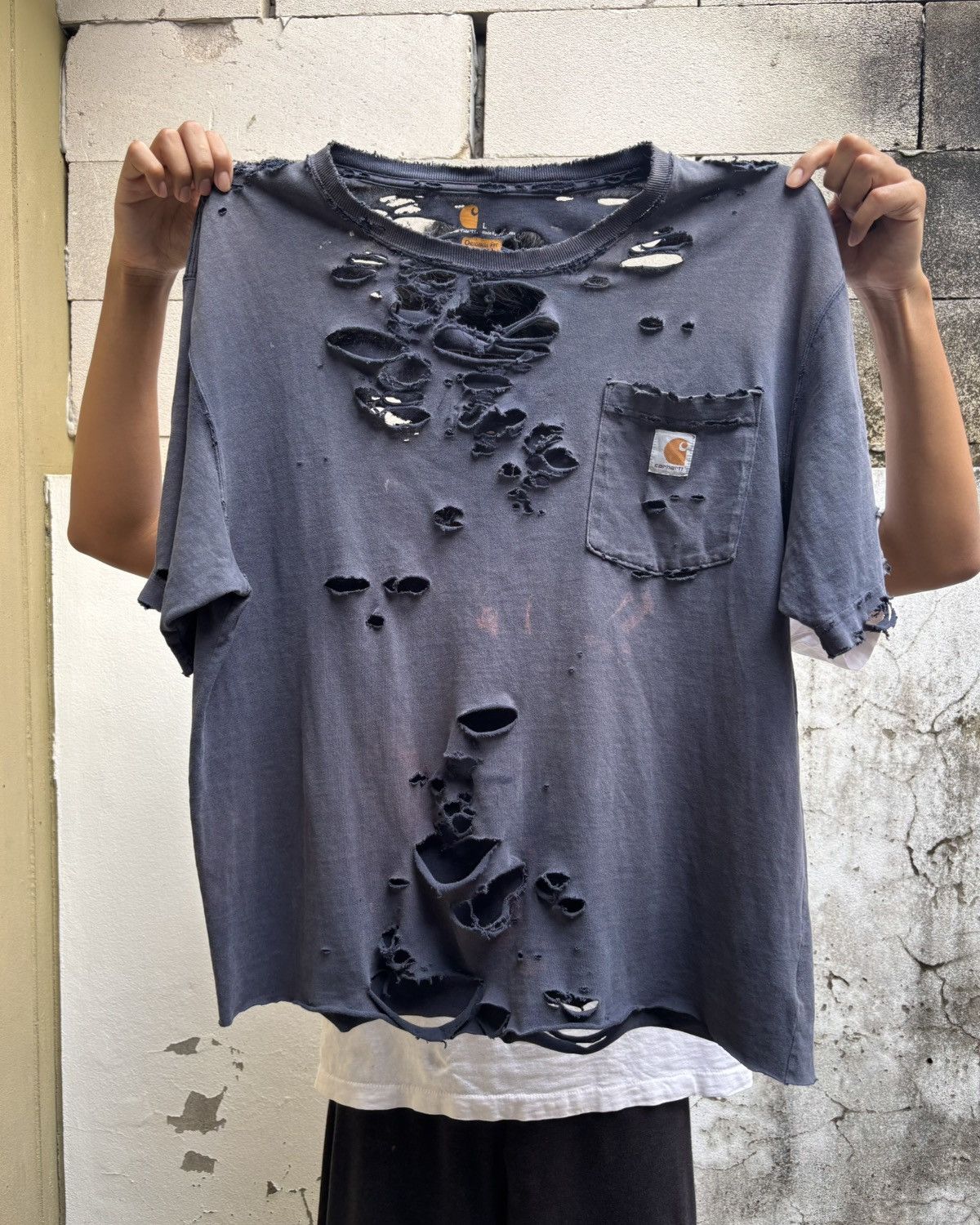 Carhartt Thrashed Carhartt Faded T Shirt Distressed Navy ERD GRUNGE Size US L / EU 52-54 / 3 - 1 Thumbnail