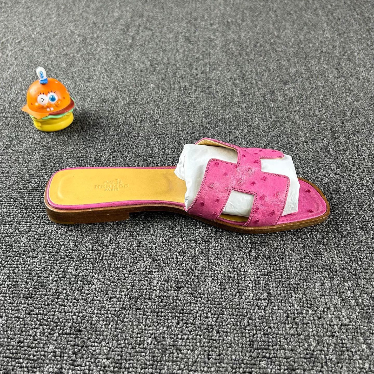 Hermes Hermes Ostrich H Slides Ceramic Pink 38 Size US 7 / IT 37 - 4 Thumbnail