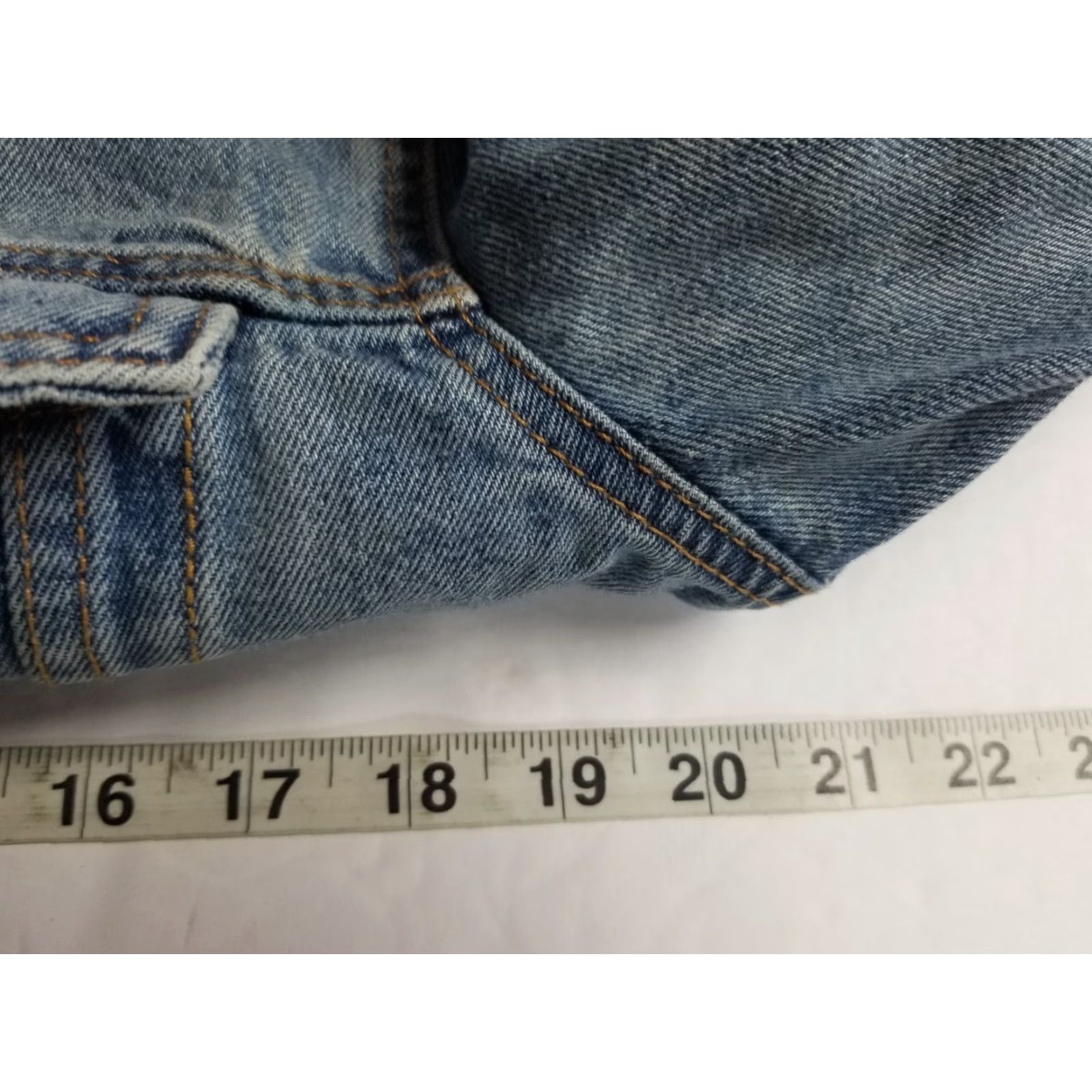Levi's VINTAGE Levi's Denim Trucker Jacket Mens S Blue 72334 Distressed See All Pics Size US S / EU 44-46 / 1 - 4 Thumbnail