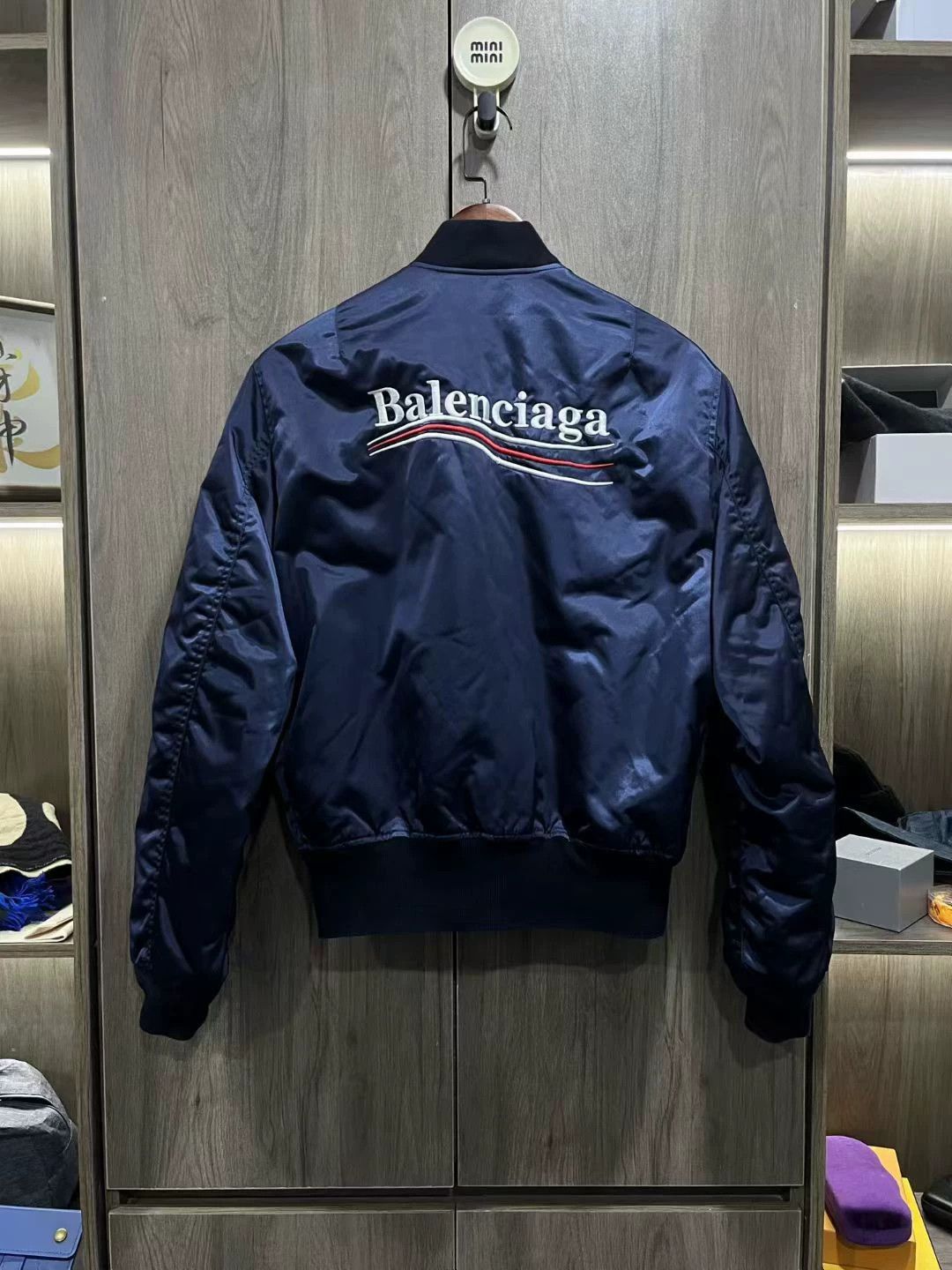Balenciaga Balenciaga Coca-Cola bomber jacket Size US S / EU 44-46 / 1 - 3 Thumbnail