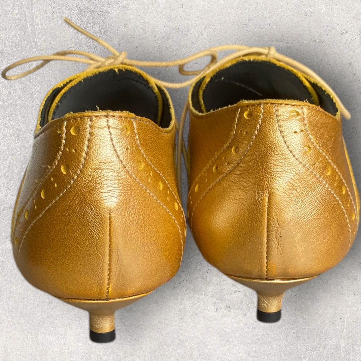 Comme des Garcons New SS 2023 Runway Pointed Gold Brogue Heels Size US 8 / IT 38 - 5 Thumbnail