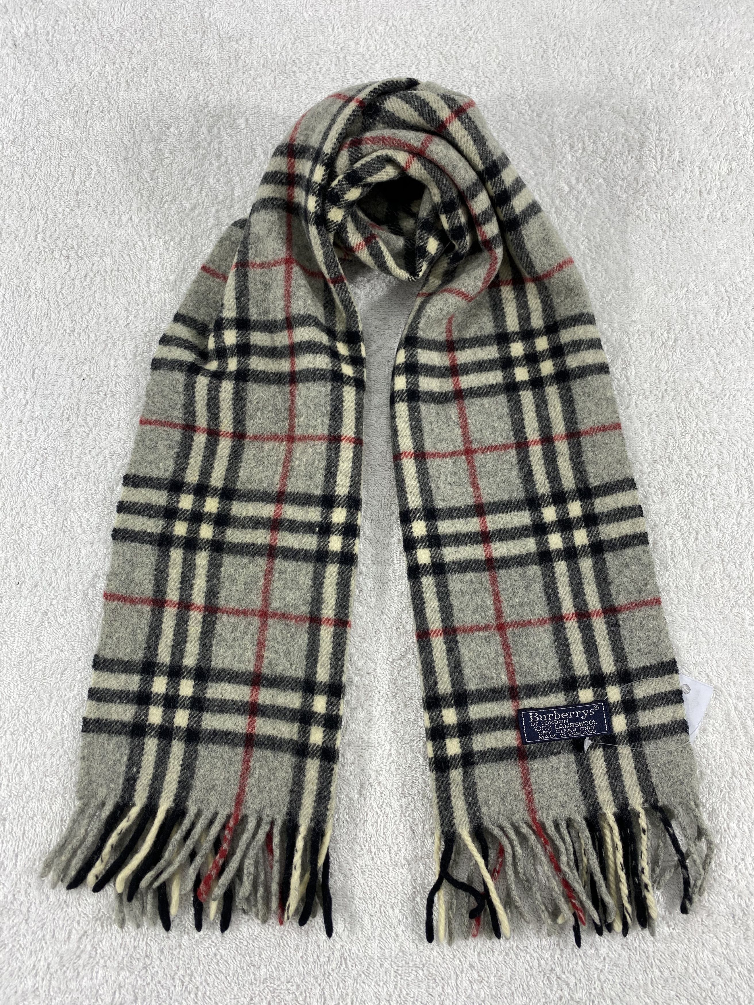 Burberry Vintage Burberry Scarf/Muffler/Neckwear MF633 Size ONE SIZE - 1 Thumbnail