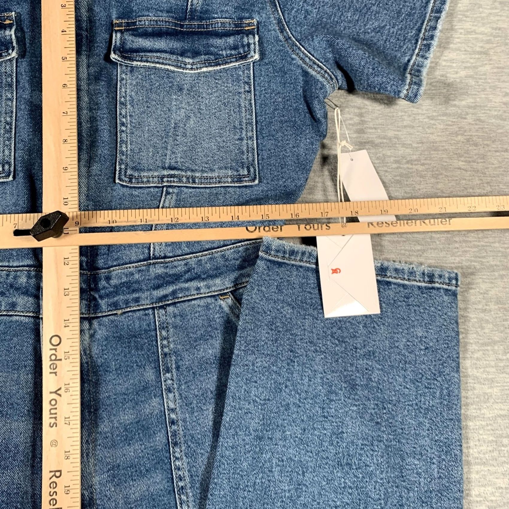 Good American Good American Utility Jumpsuit Womens 4 Blue Denim Short Sleeve Zip GMJS127 Size 27" / US 4 / IT 40 - 7 Thumbnail