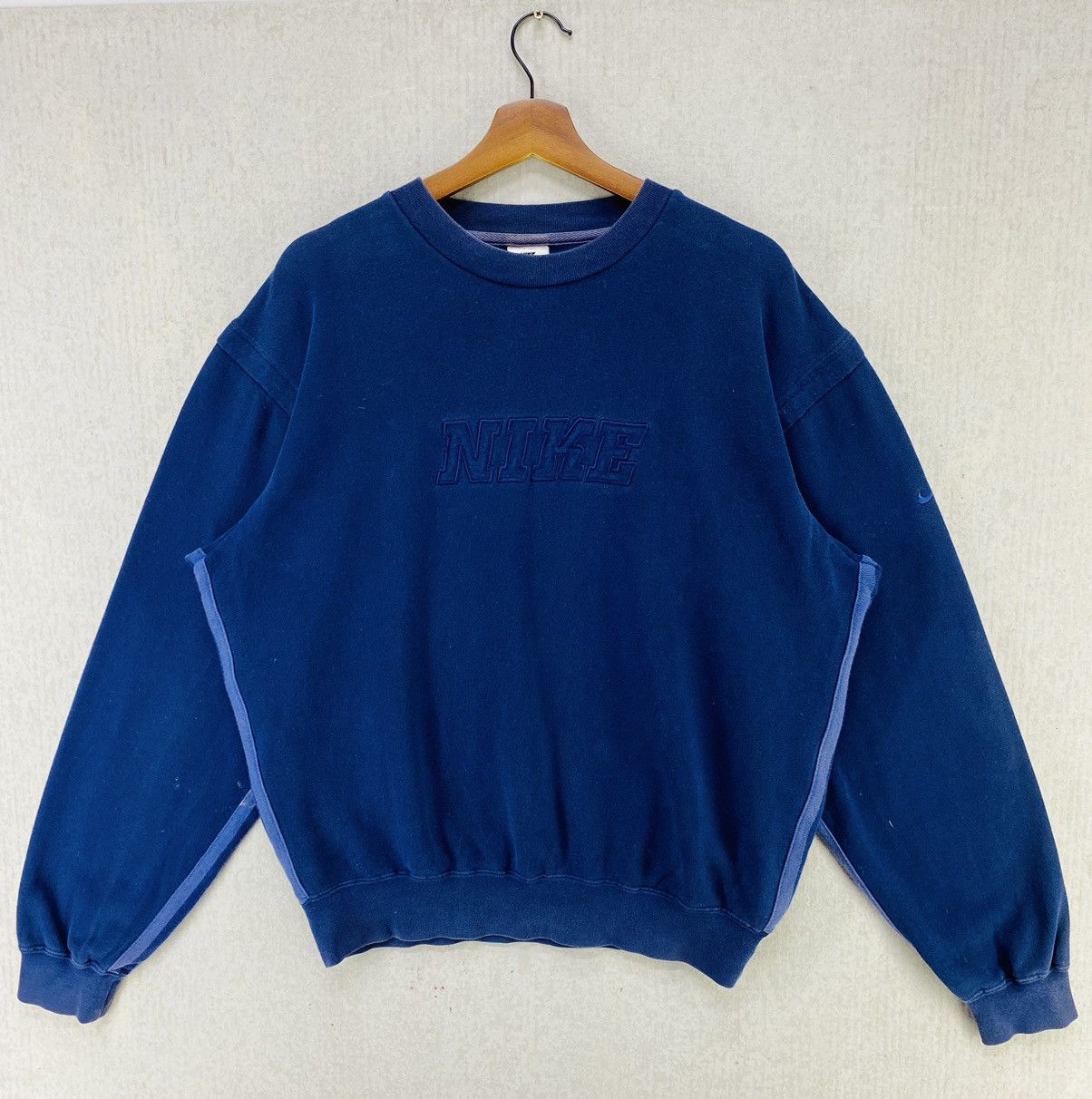 Nike × Vintage Vintage Nike 90s Sweatshirt Spellout Pullover Jumper Size L Size US L / EU 52-54 / 3 - 1 Thumbnail