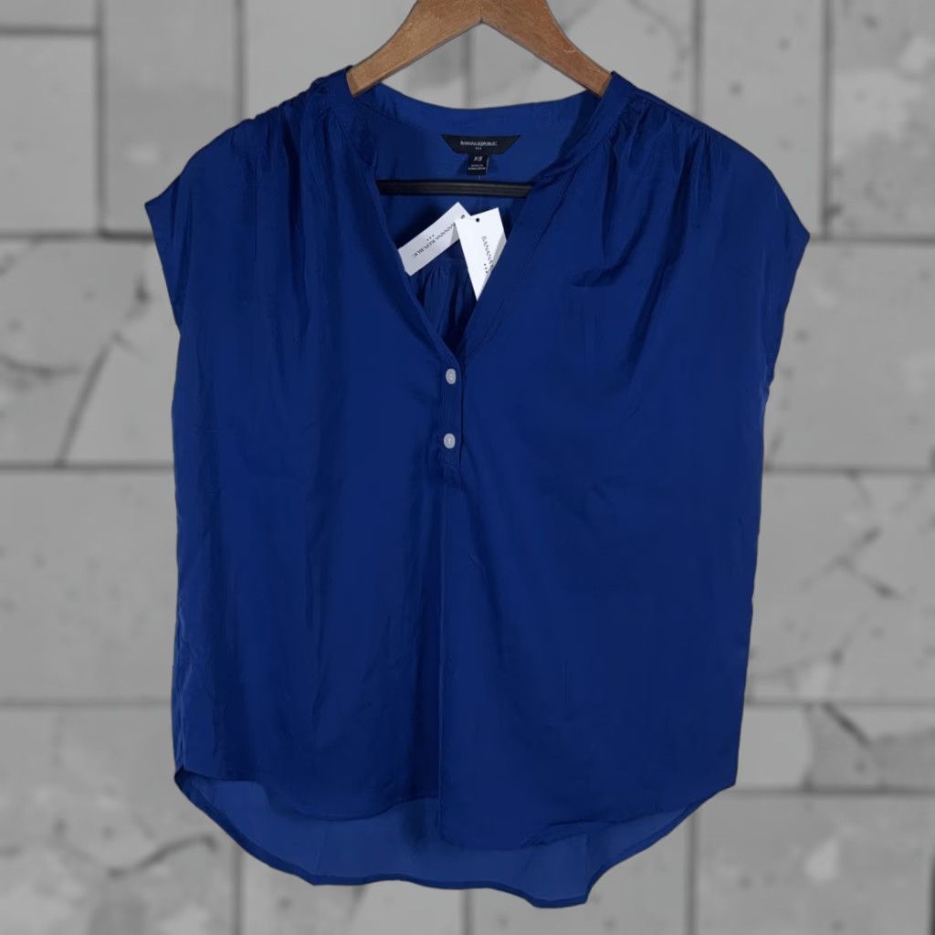 Banana Republic NWT Banana Republic Blue Shirt Womens XS Size XS / US 0-2 / IT 36-38 - 1 Thumbnail