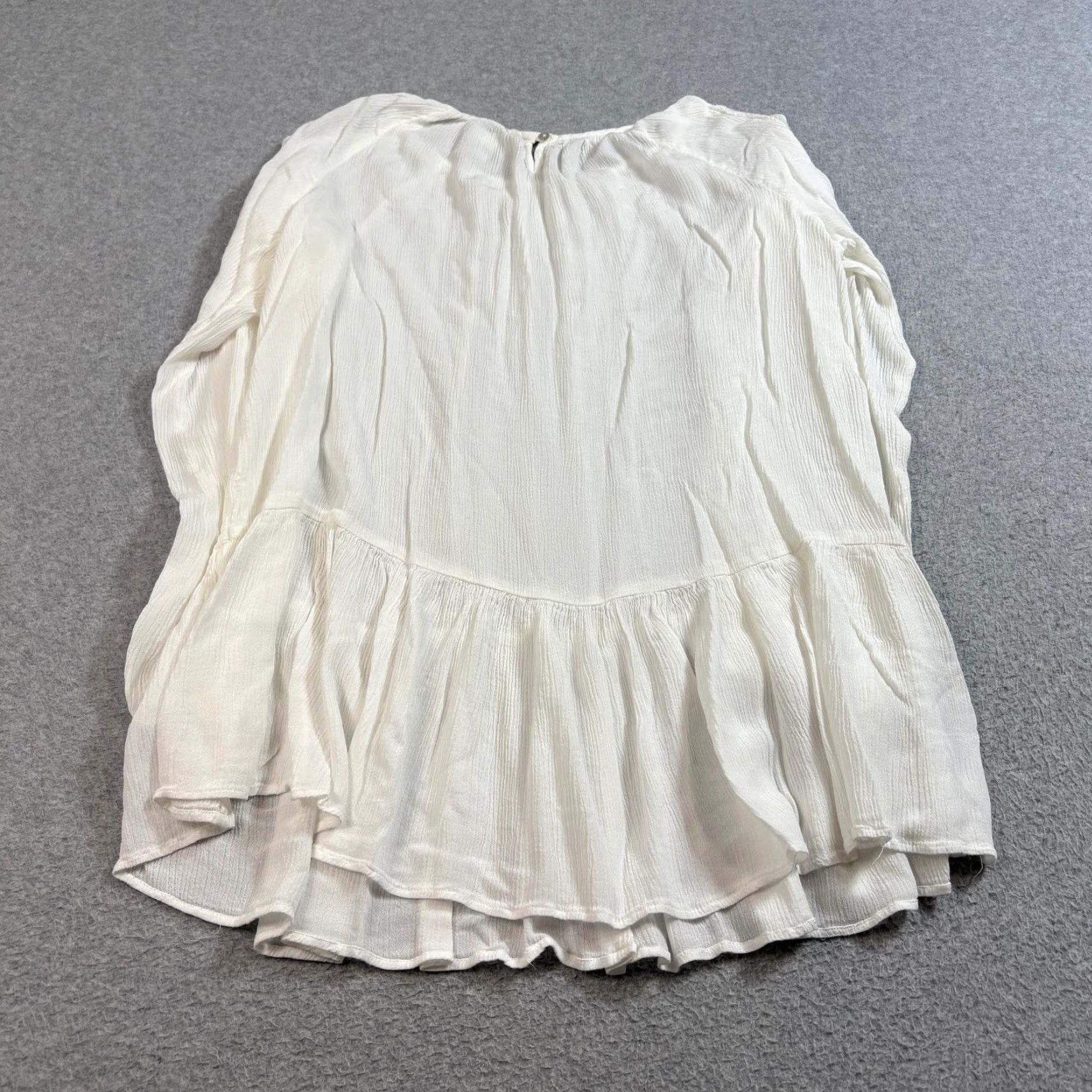 Vintage Sundance Blouse Women Small White Long Sleeve Ruffle Hem Boho Peasant Top Fairy Bohemian Size S / US 4 / IT 40 - 2 Thumbnail