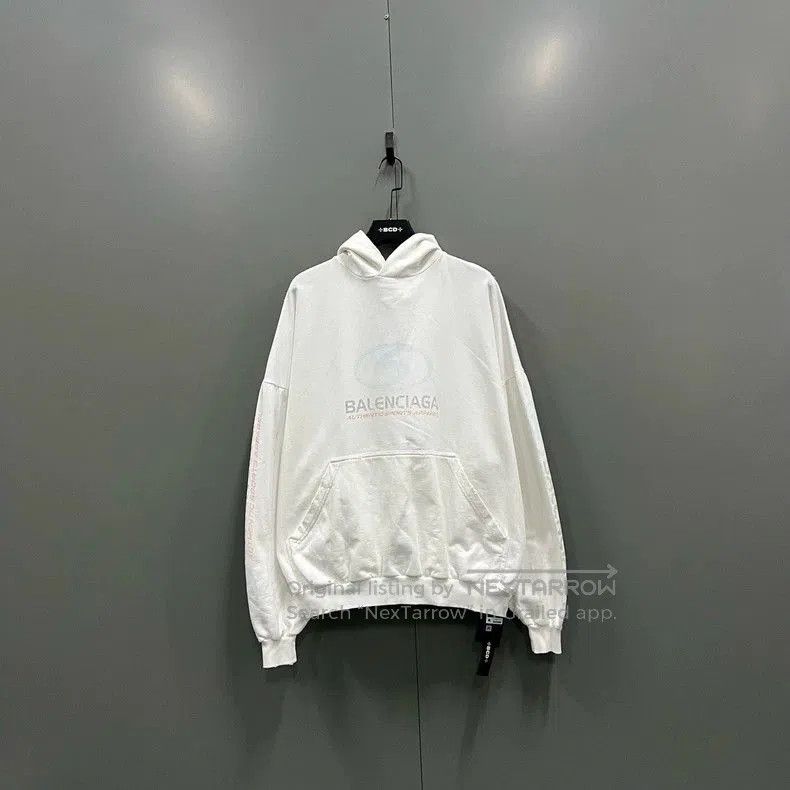 Balenciaga Balenciaga White Washed Logo Hoodie. Size US S / EU 44-46 / 1 - 1 Thumbnail