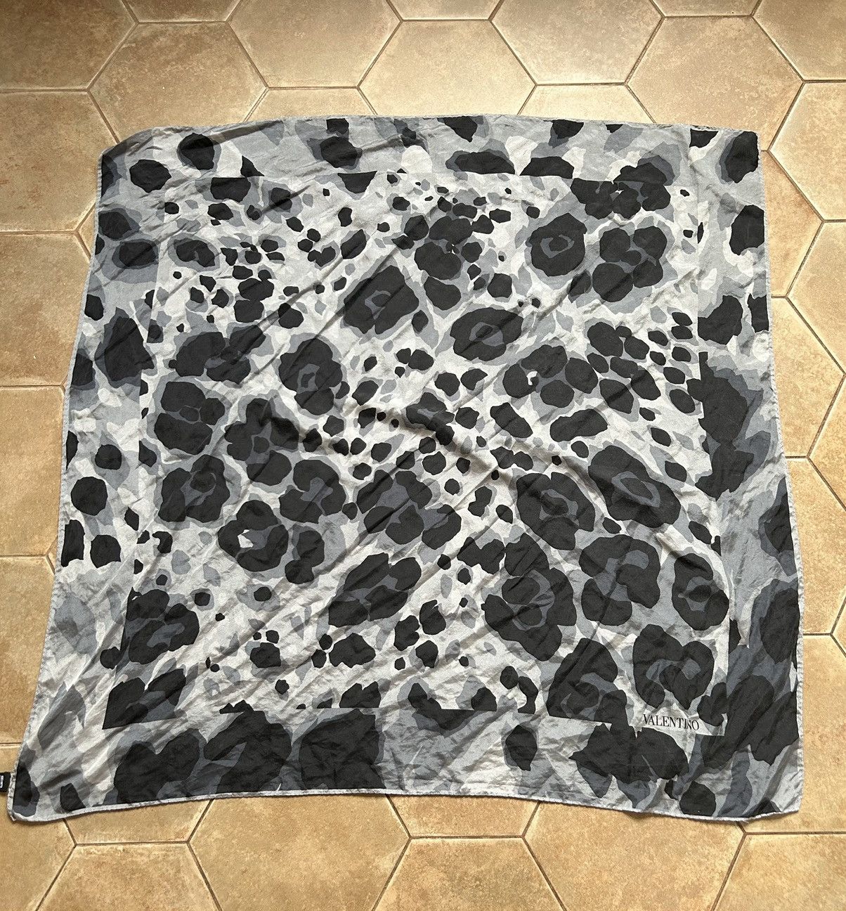 Valentino Valentino Scarf Silk Head Scarves Size ONE SIZE - 1 Thumbnail