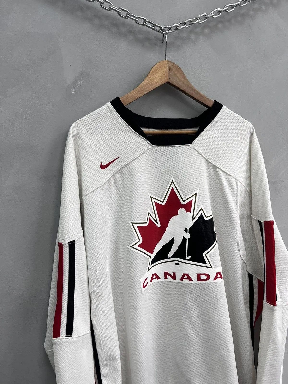 NHL × Nike Canada Nike retro 90s hockey jersey Size US XL / EU 56 / 4 - 2 Thumbnail