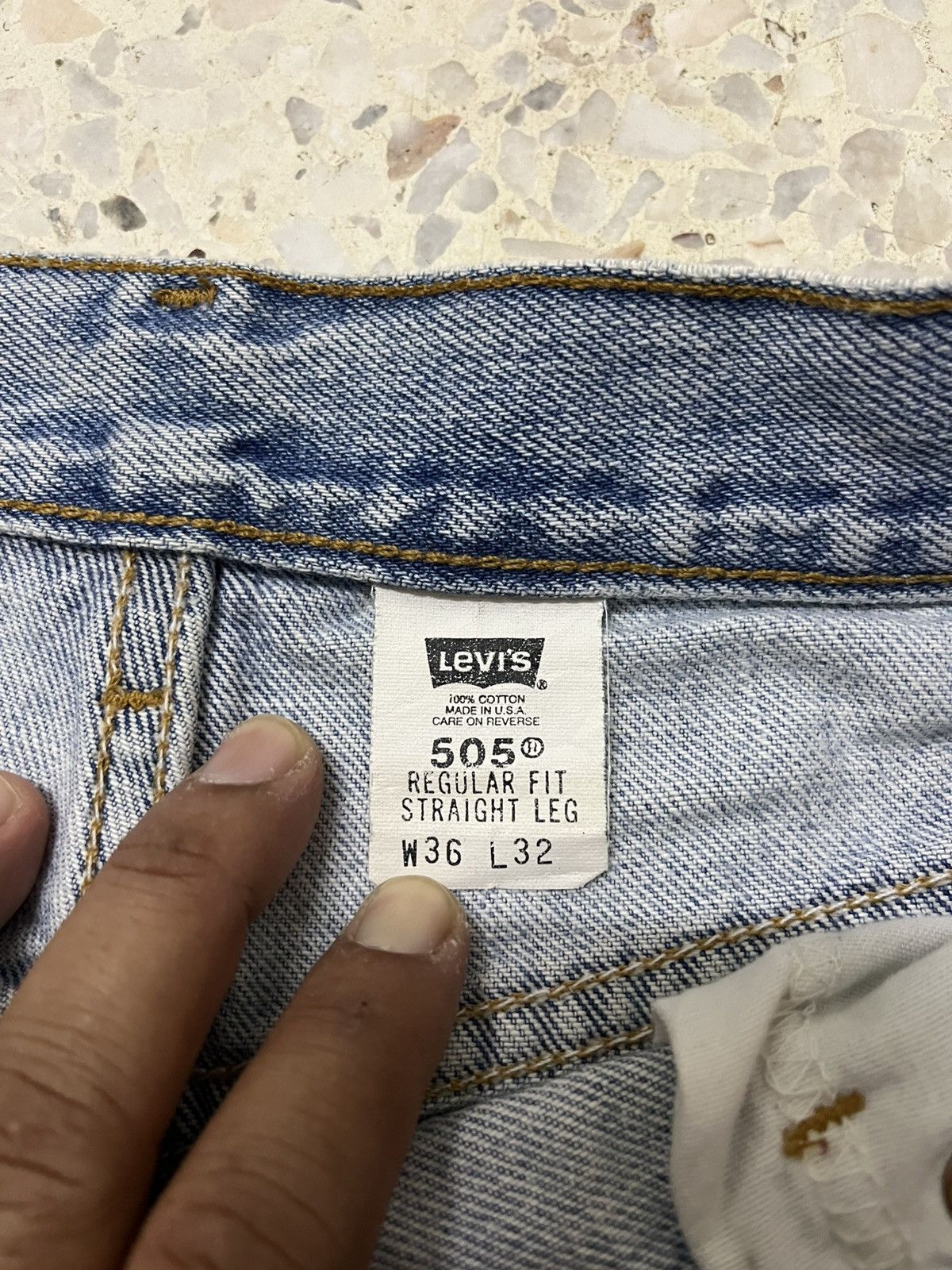 Levi's Vintage Clothing Vintage 90s light blue wash Levi’s 505 faded Size US 35 - 5 Thumbnail
