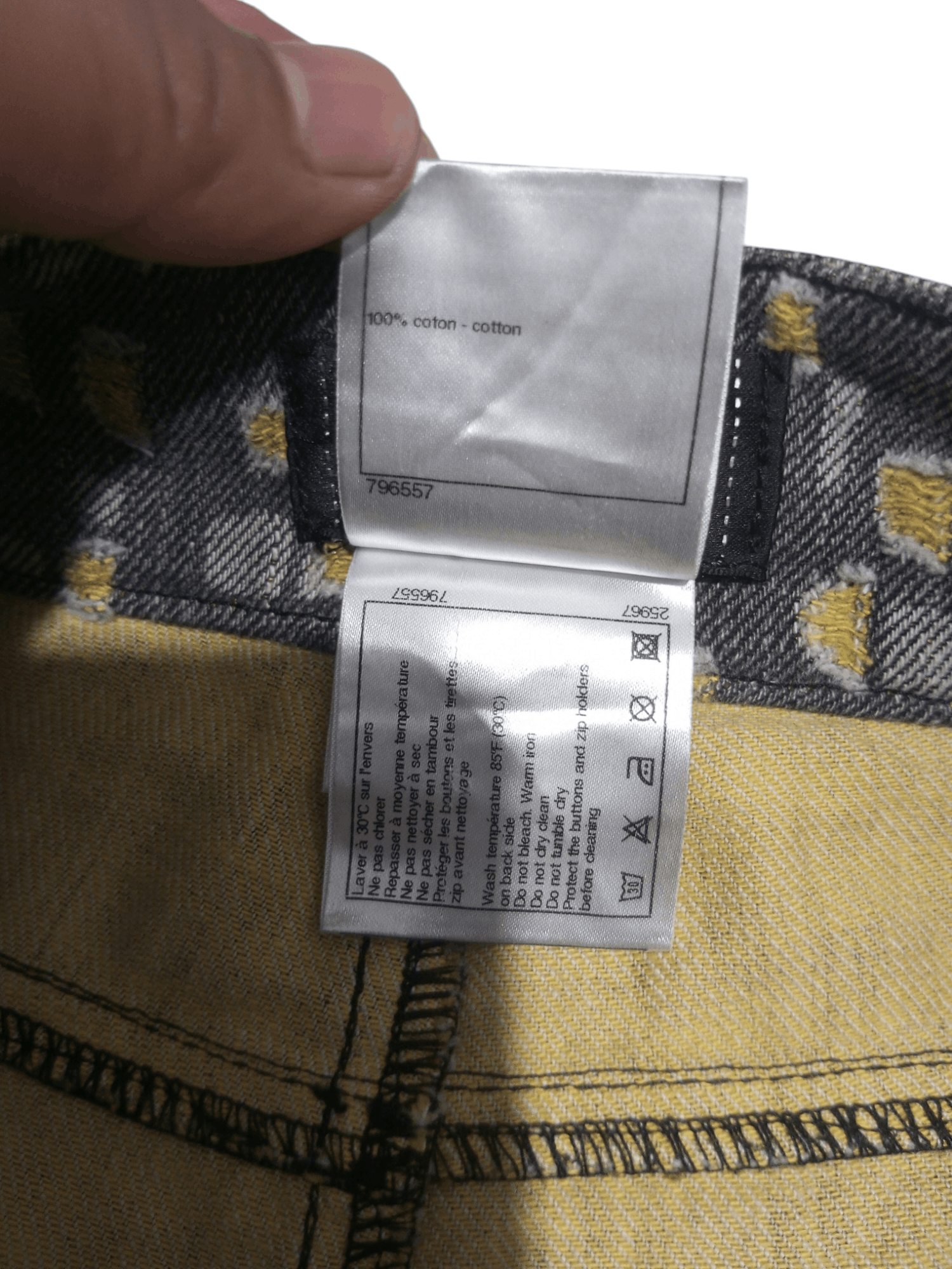 Chanel × Vintage Vintage chanel distressed denim jeans Size 29" - 22 Thumbnail