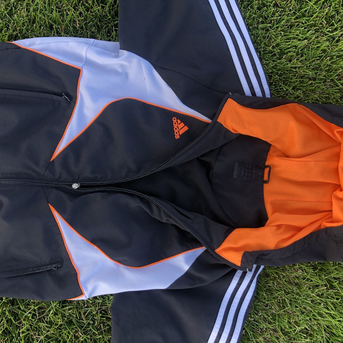 Adidas Adidas hoodie tracksuit jacket Size US M / EU 48-50 / 2 - 4 Thumbnail